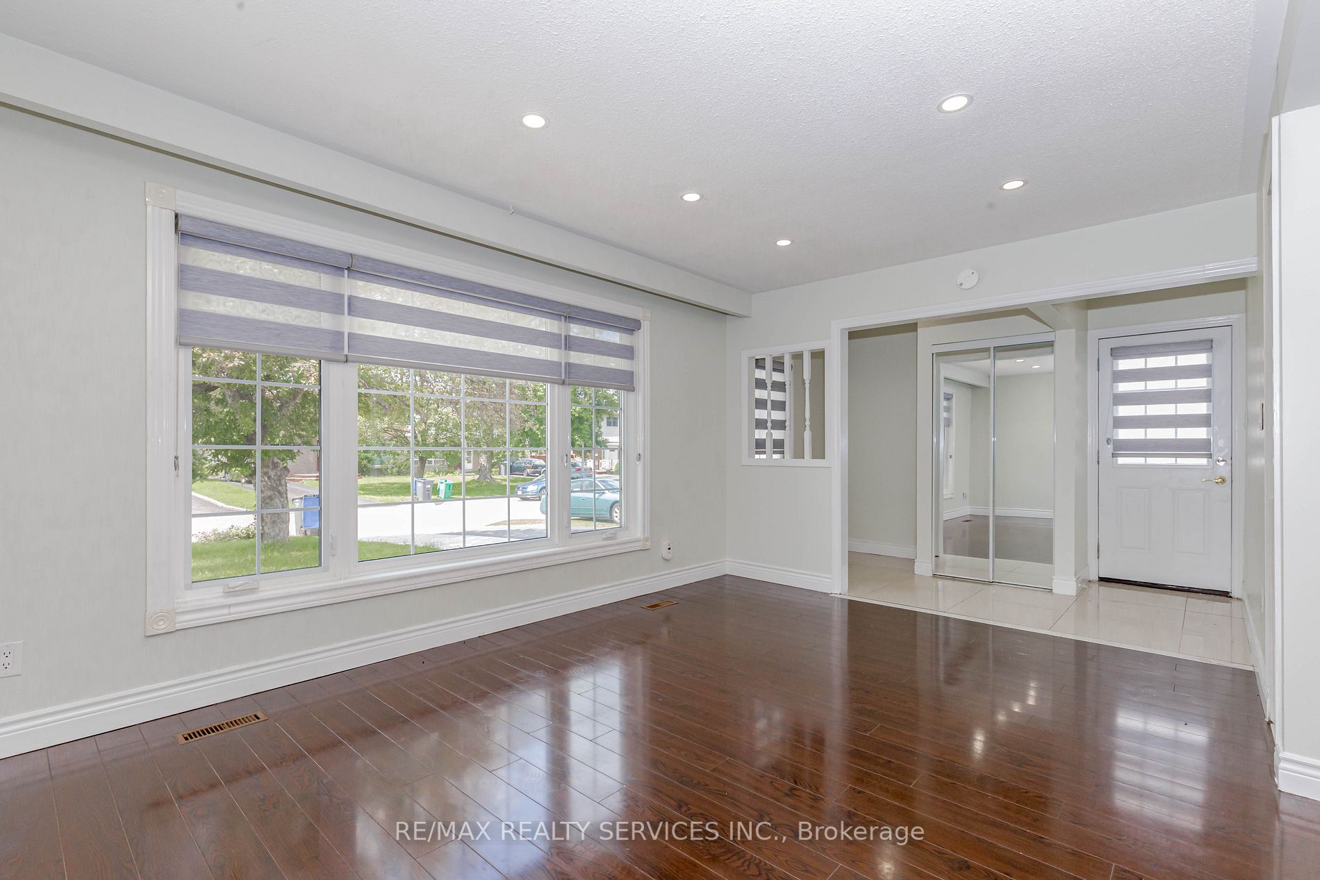 96 Fallingdale Cres