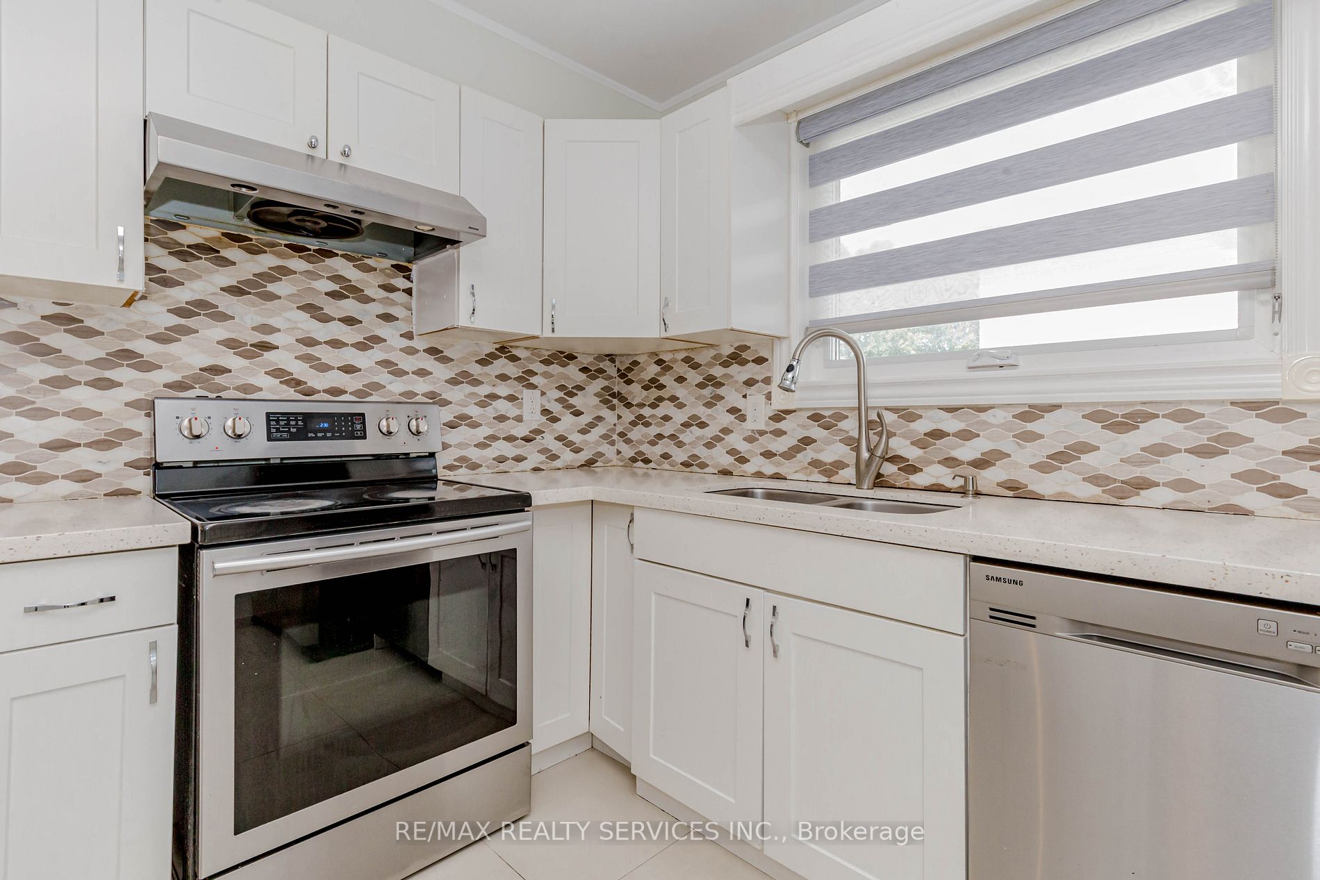 96 Fallingdale Cres