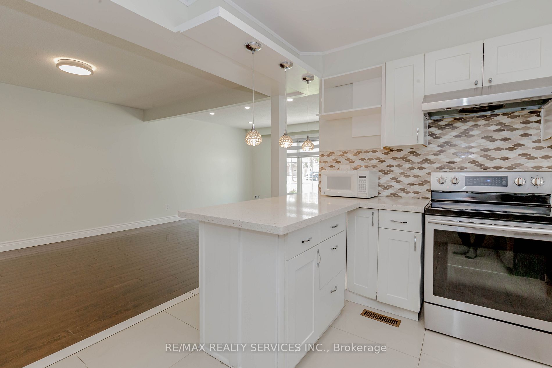 96 Fallingdale Cres