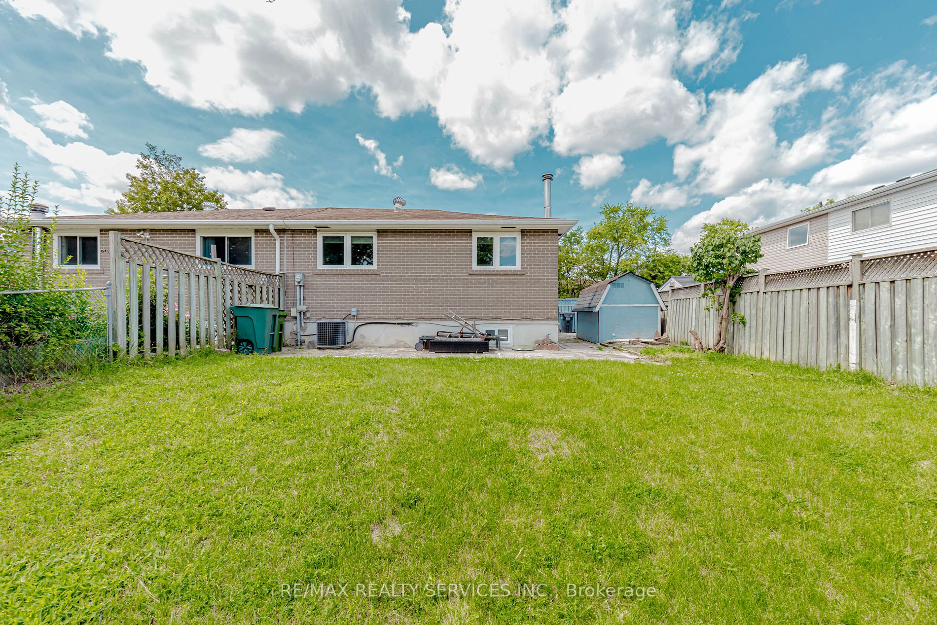 96 Fallingdale Cres