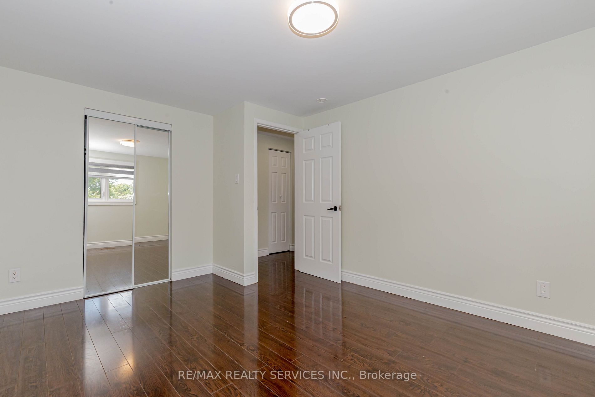96 Fallingdale Cres