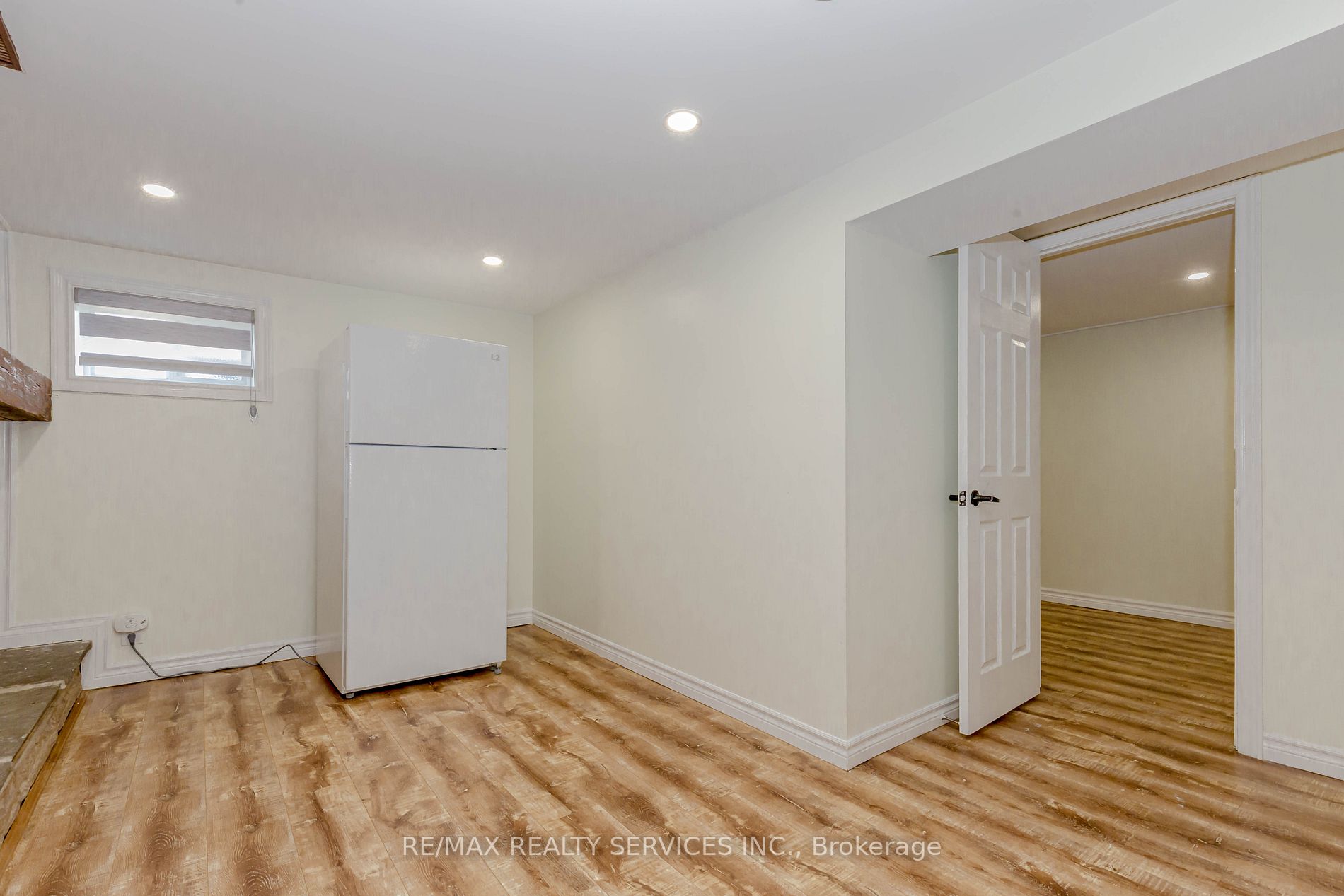 96 Fallingdale Cres