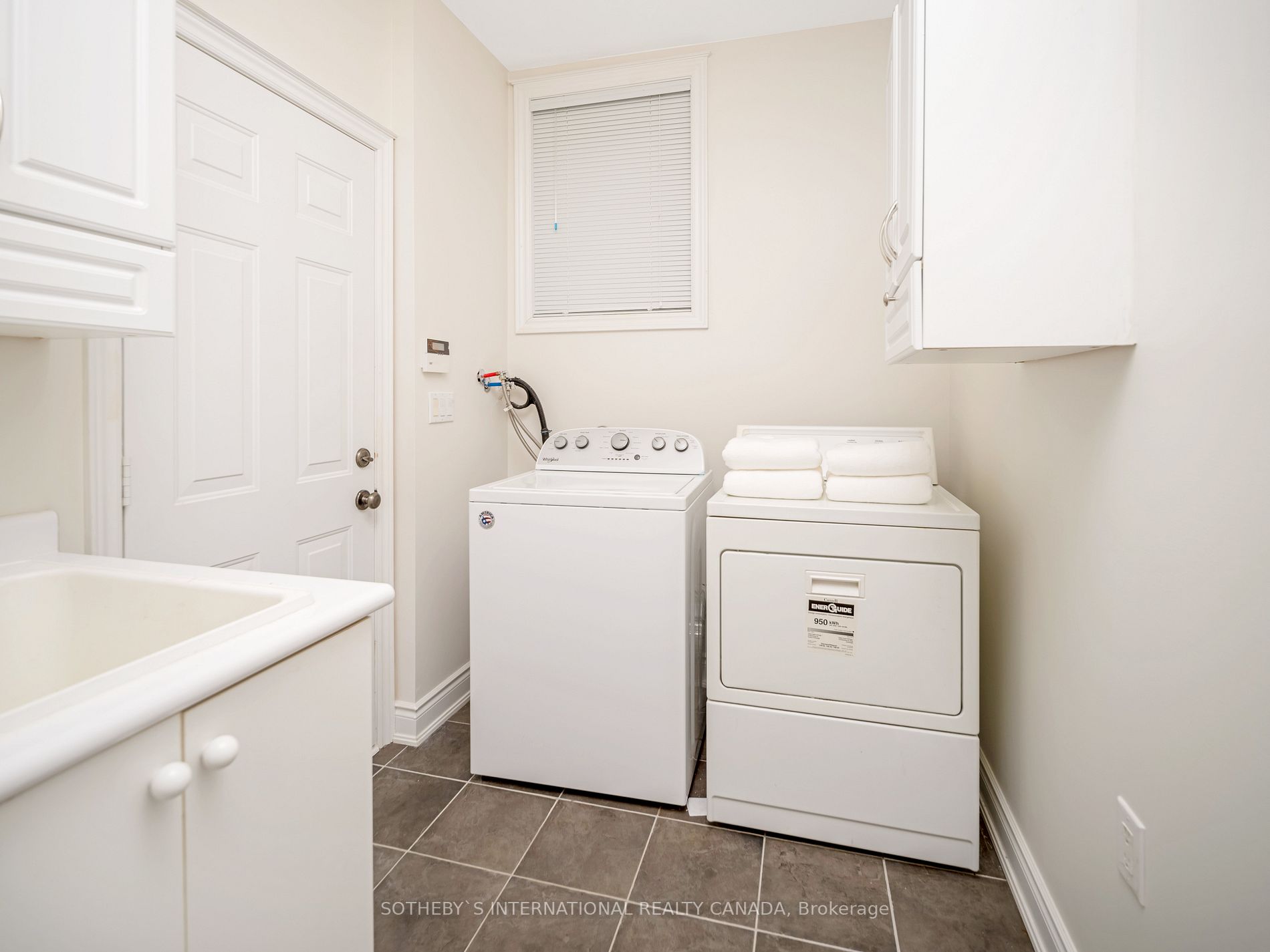 3380 Hayhurst Cres