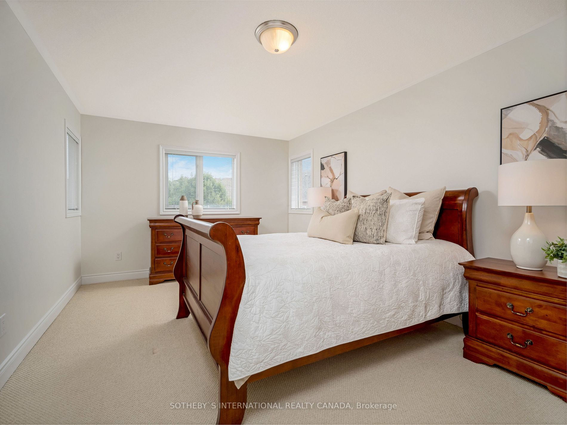 3380 Hayhurst Cres