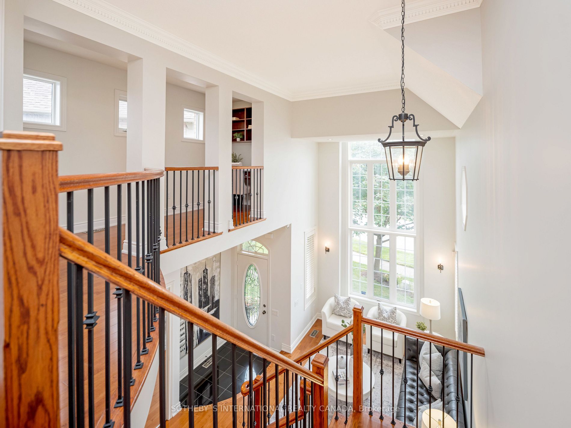 3380 Hayhurst Cres