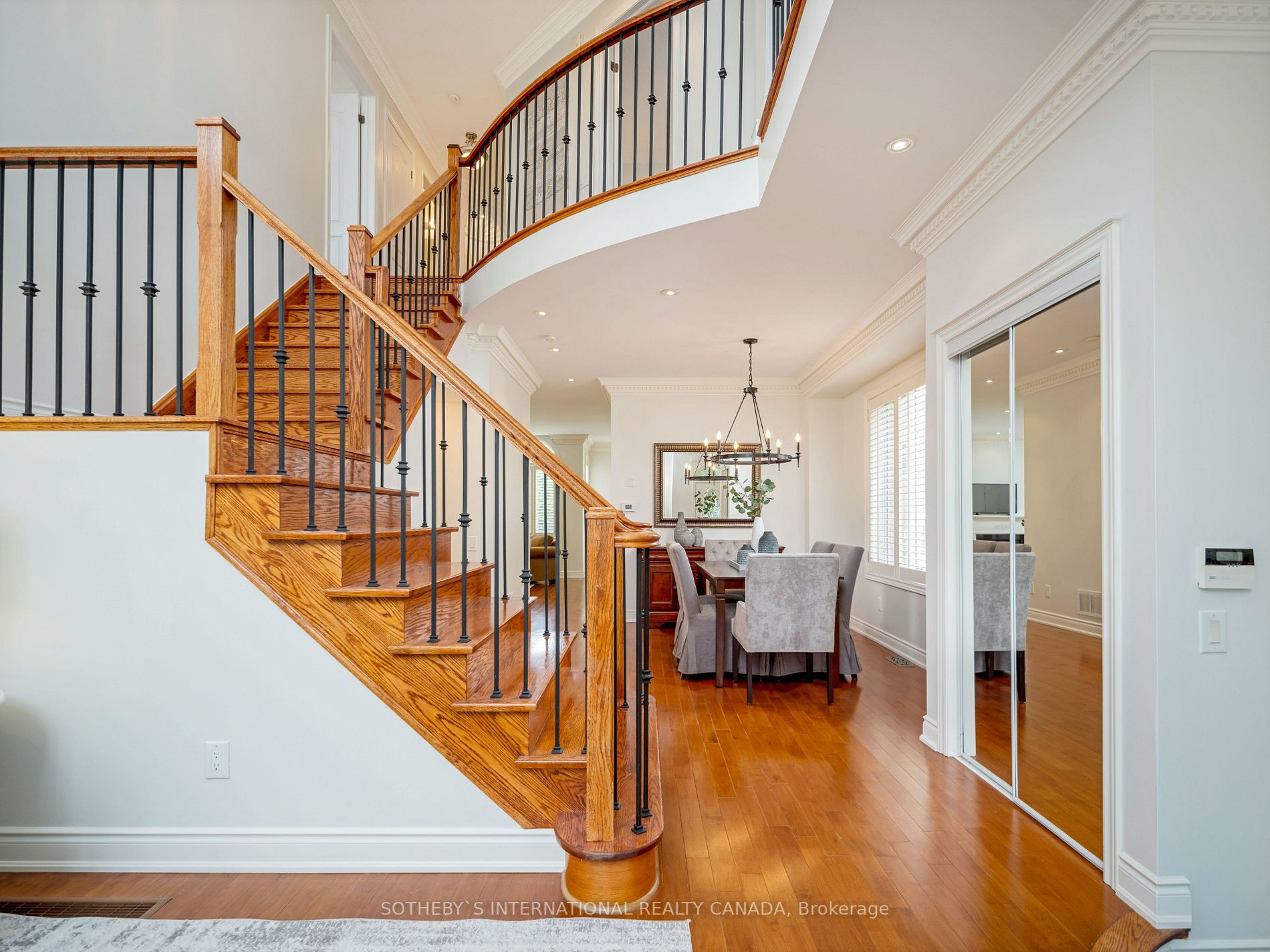 3380 Hayhurst Cres