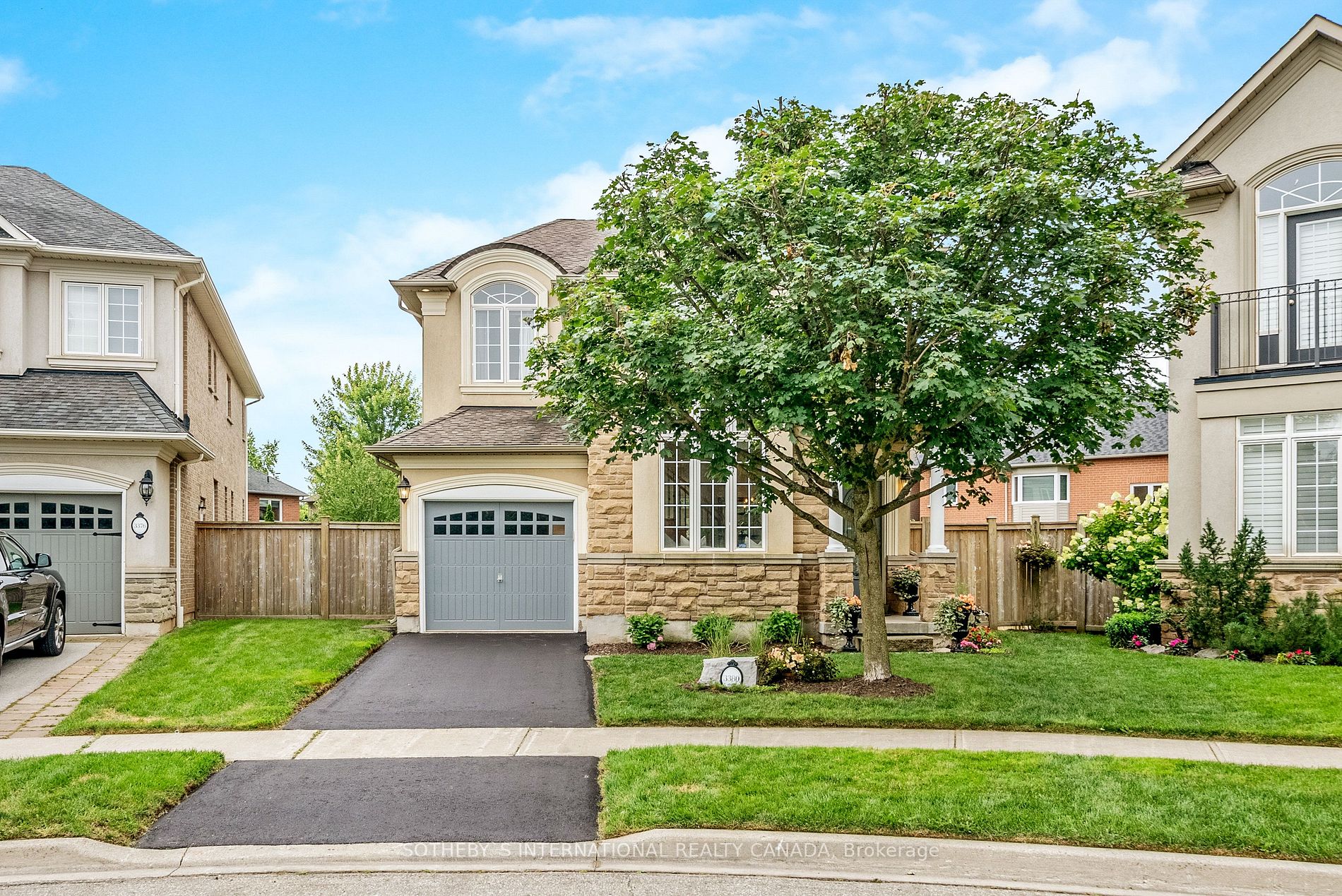 3380 Hayhurst Cres