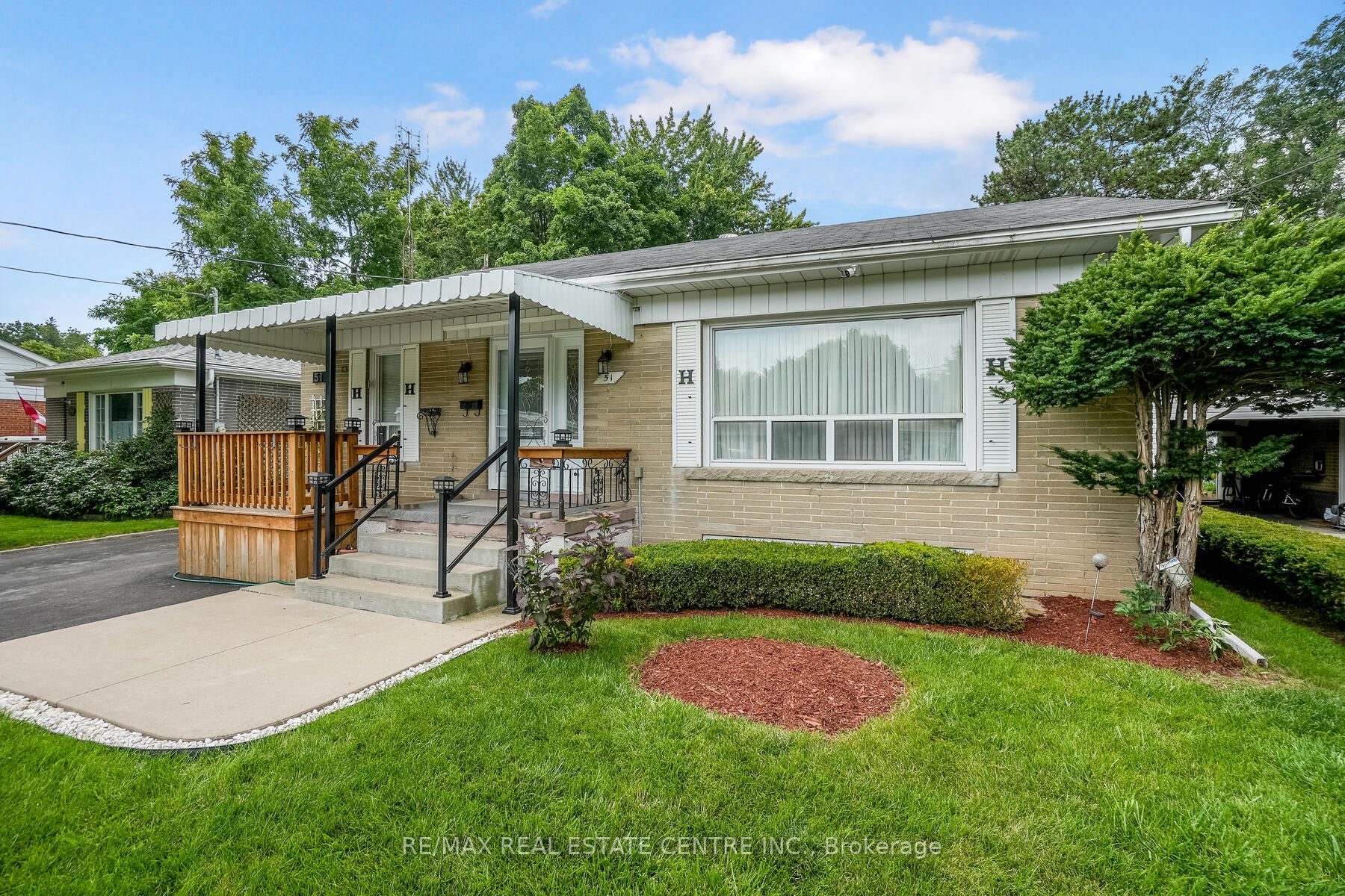 51 Hewson Cres
