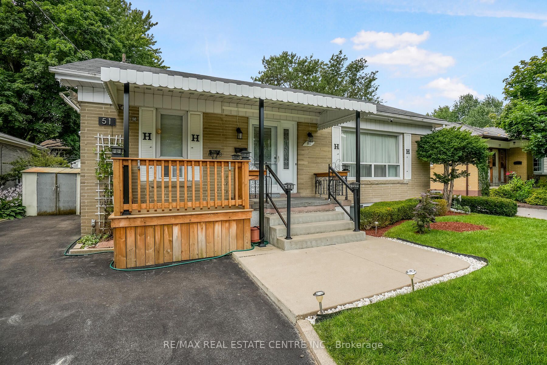 51 Hewson Cres