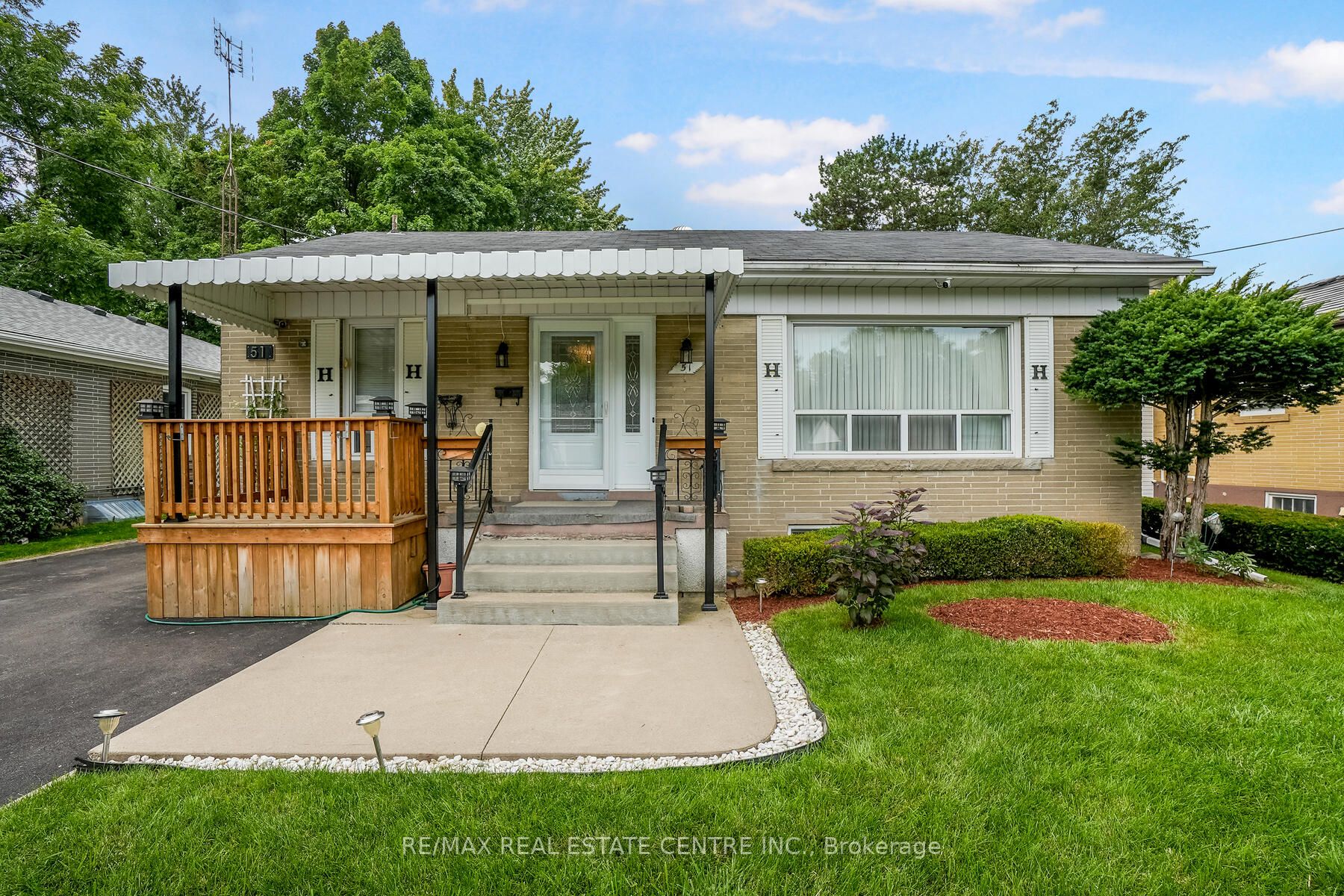 51 Hewson Cres