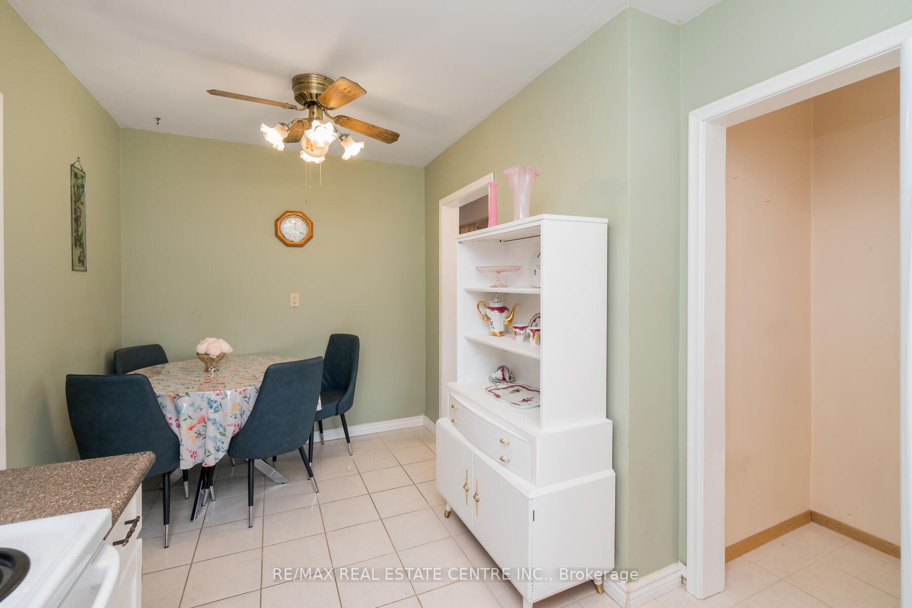 51 Hewson Cres