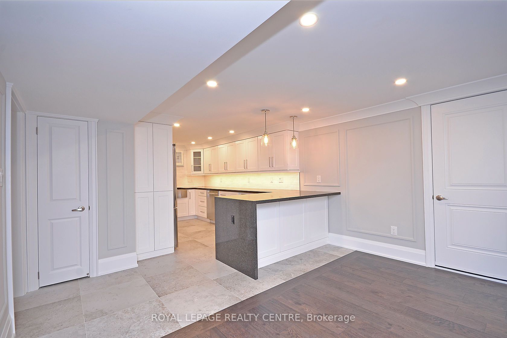 326 Slade Cres, #Lower