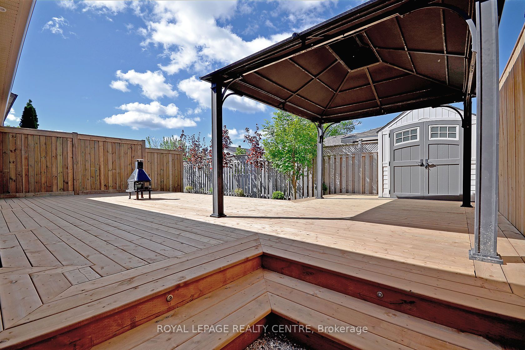 326 Slade Cres, #Lower