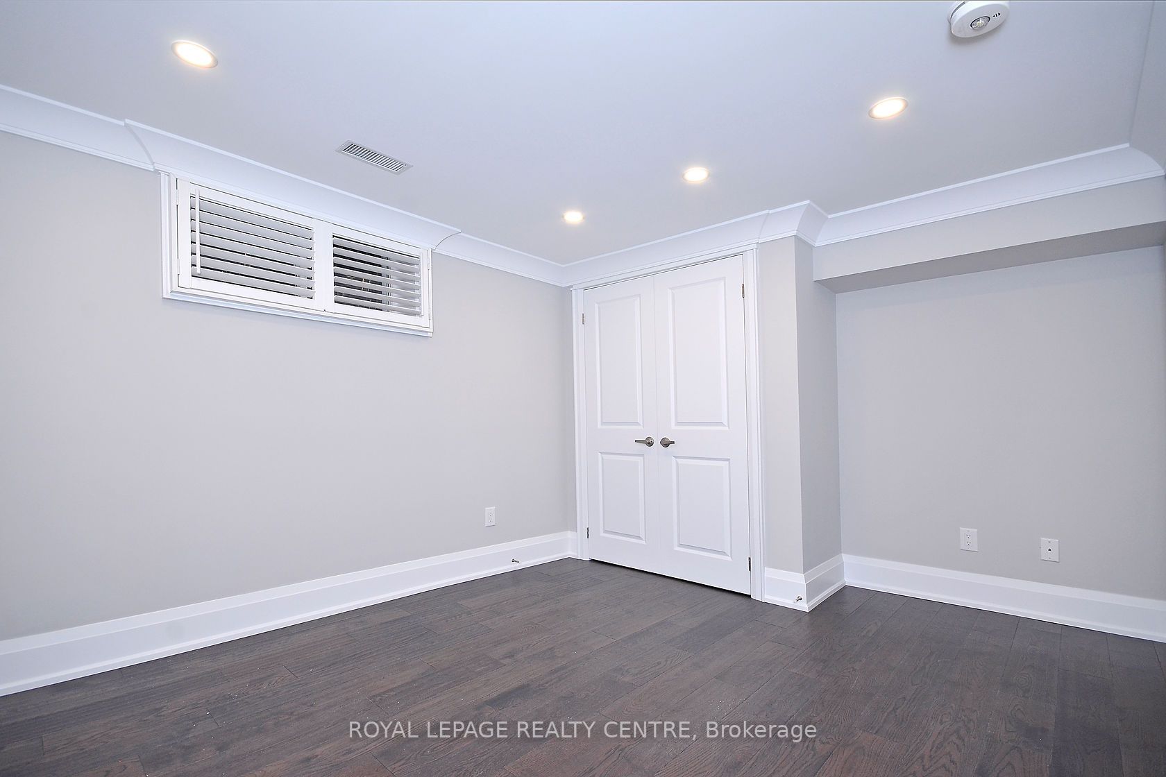 326 Slade Cres, #Lower