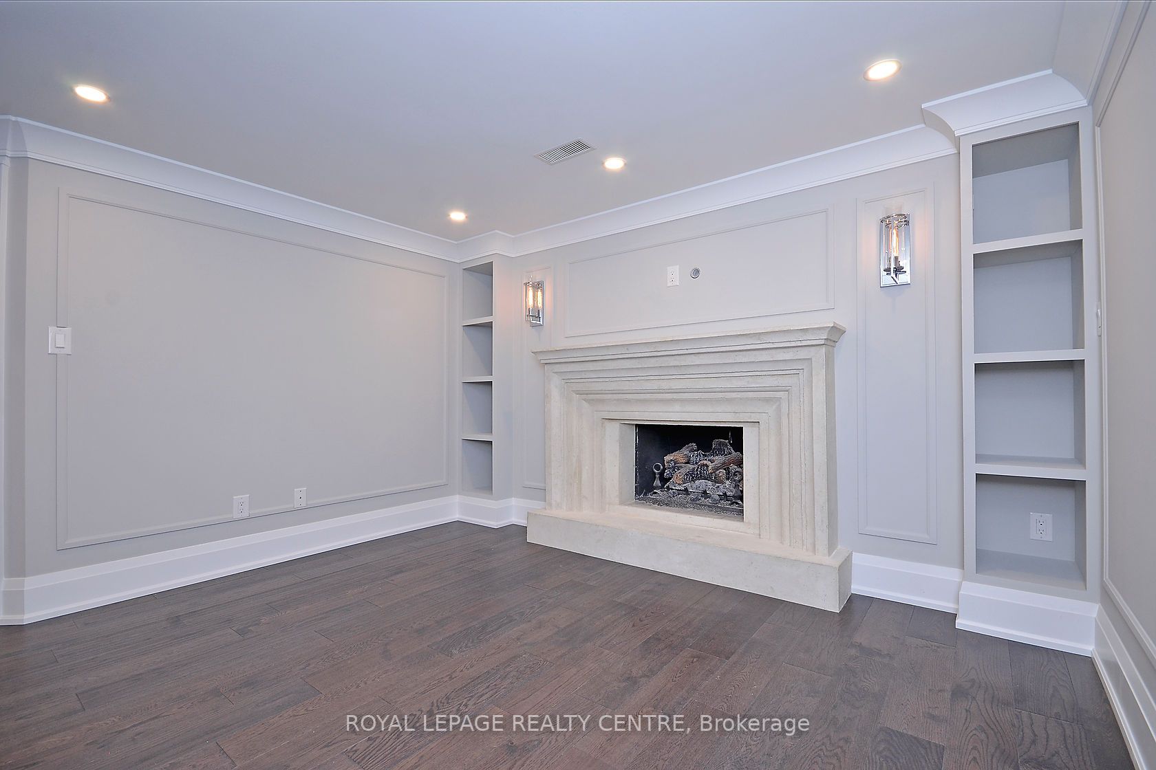 326 Slade Cres, #Lower