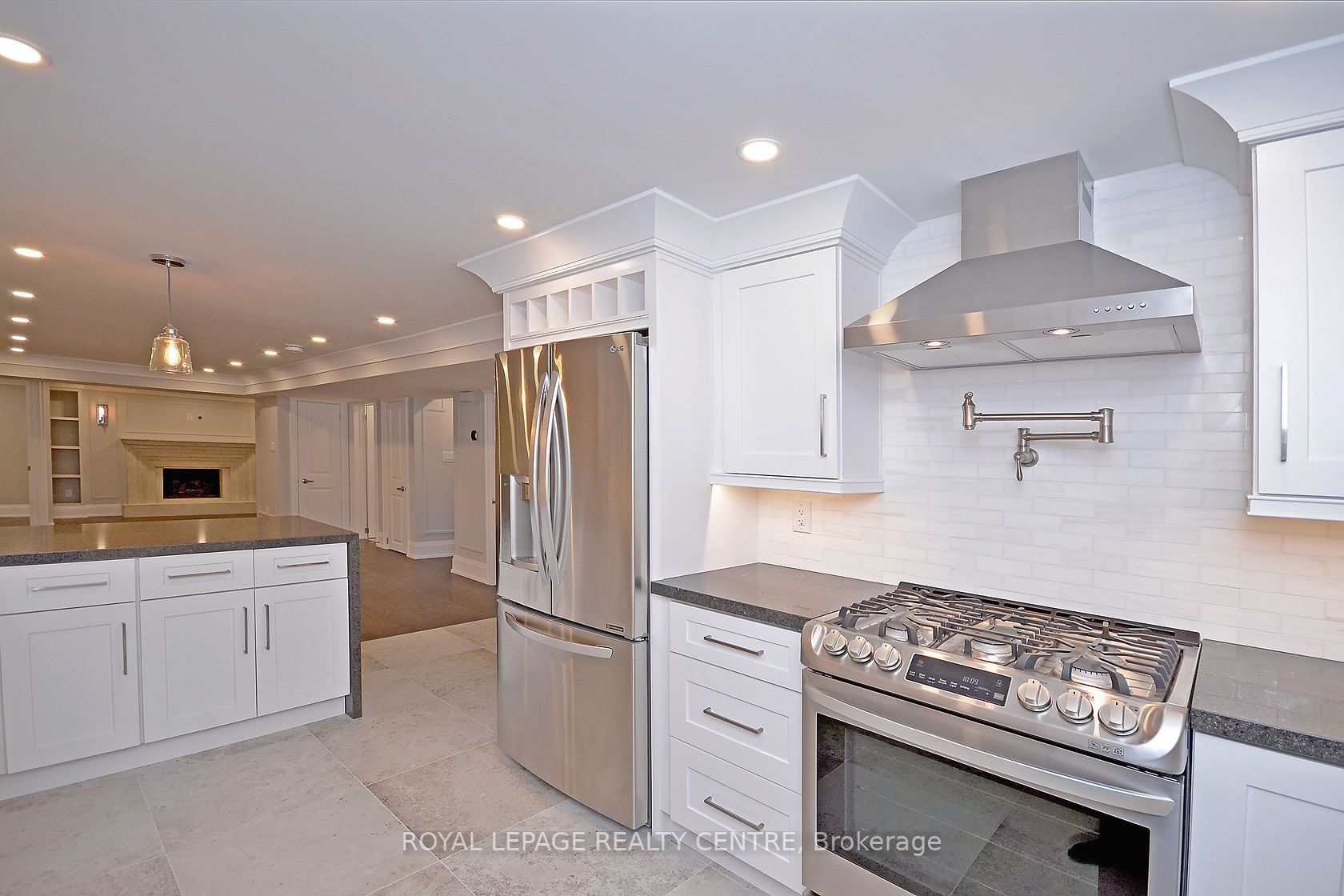 326 Slade Cres, #Lower