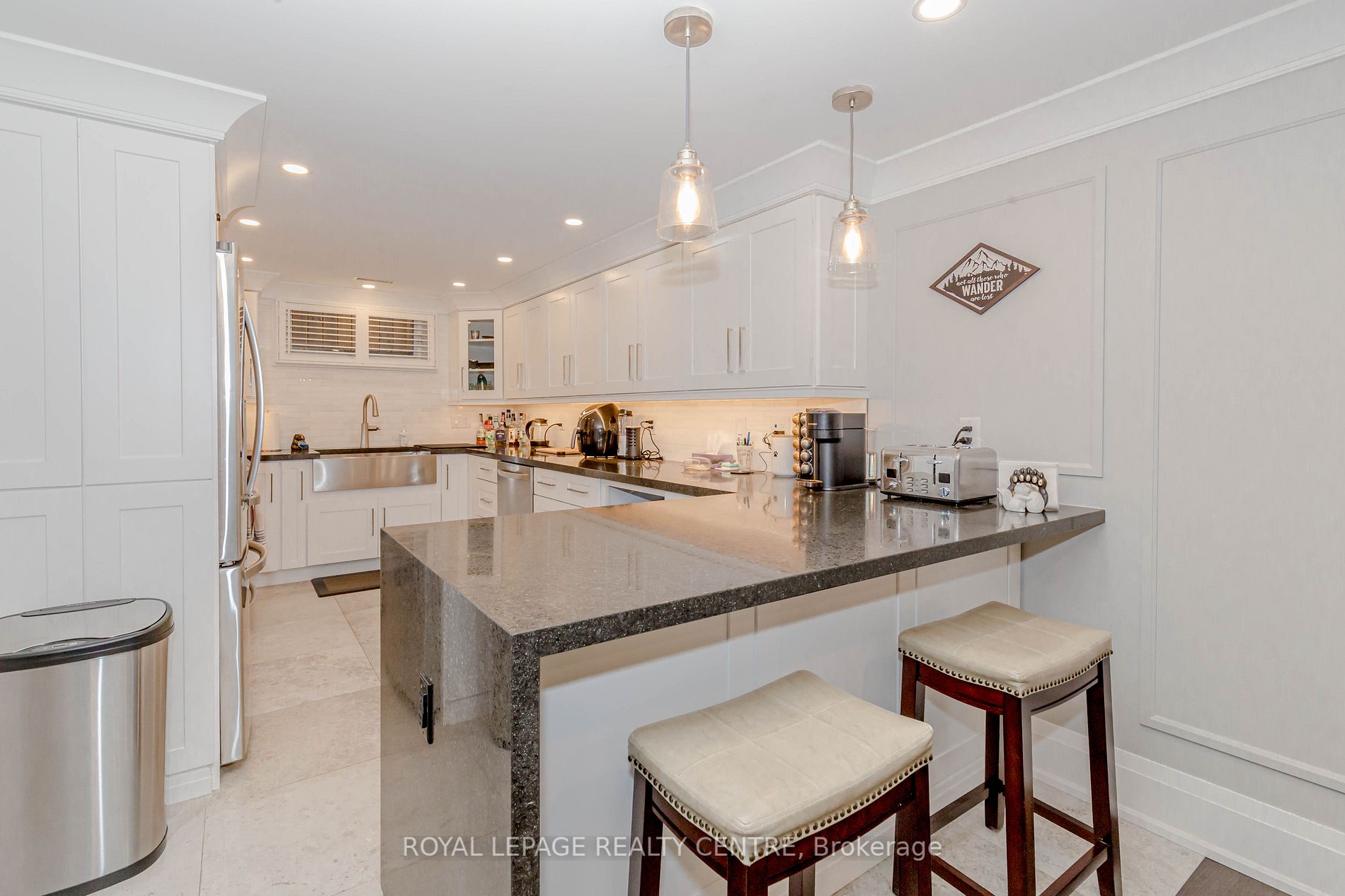 326 Slade Cres, #Lower