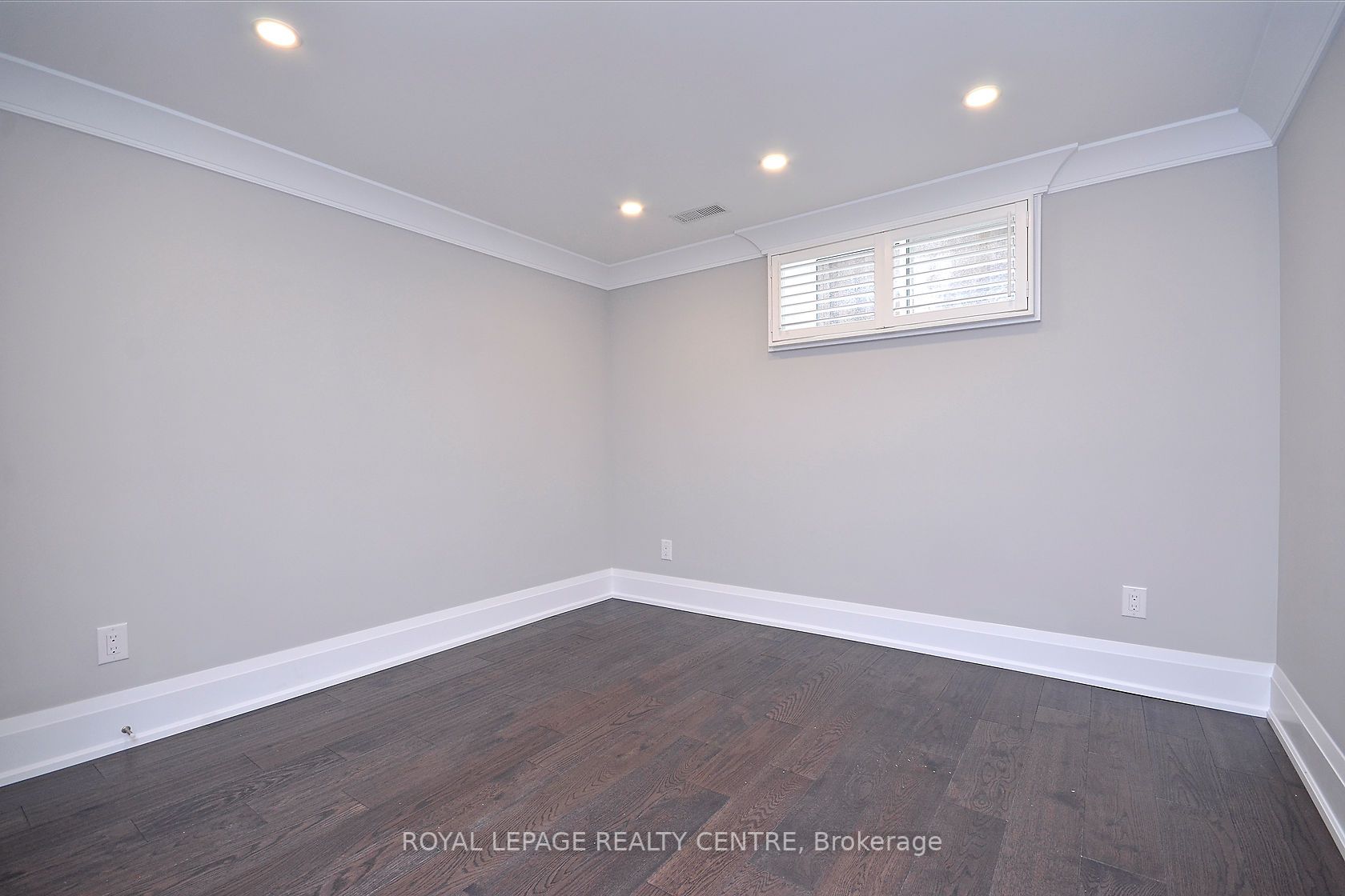 326 Slade Cres, #Lower