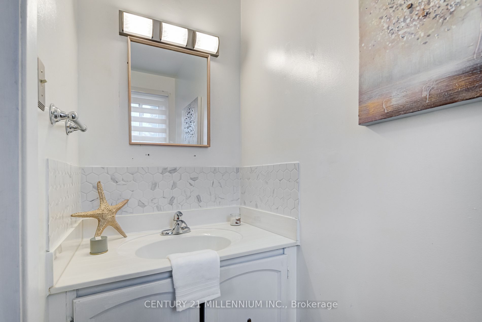 70 Madelaine Cres
