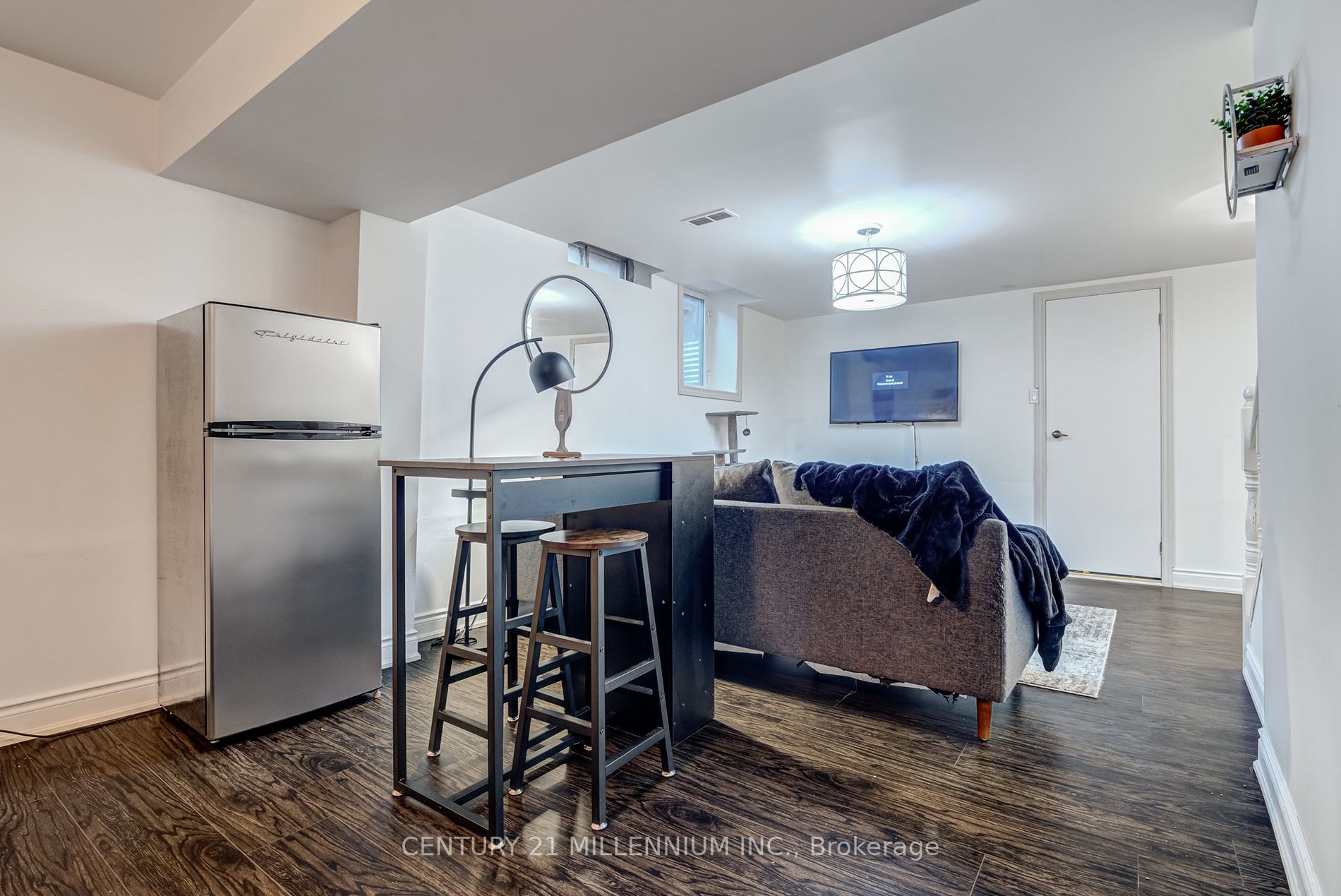 70 Madelaine Cres