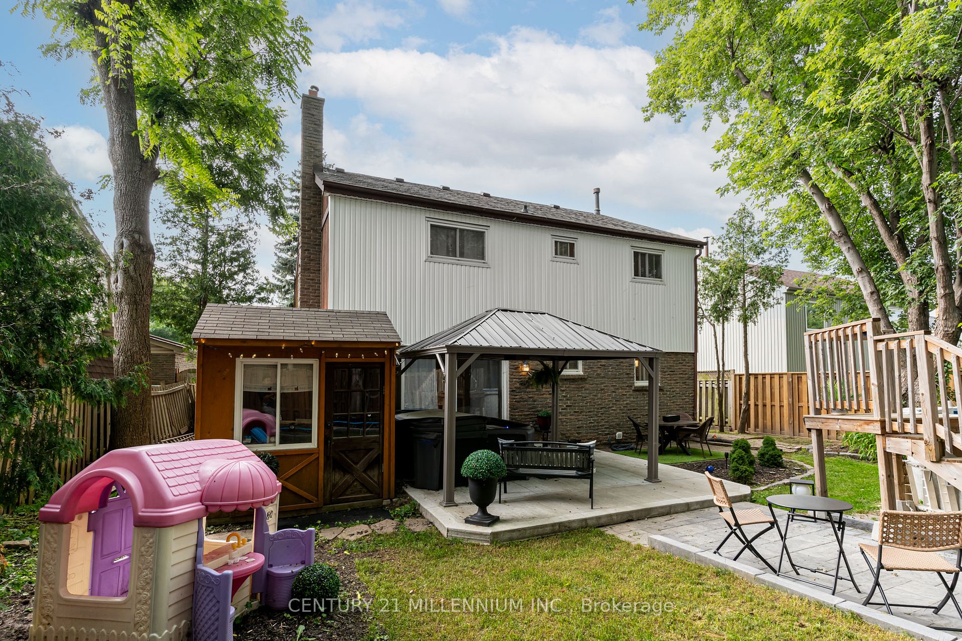 70 Madelaine Cres