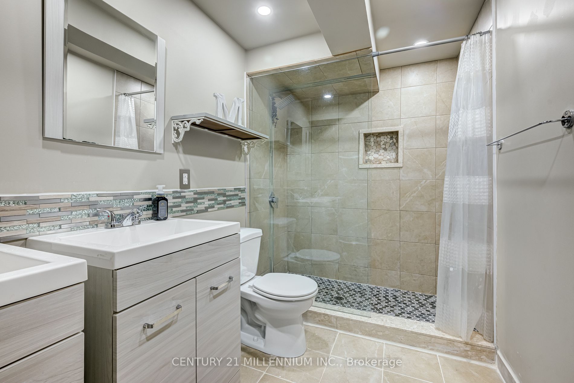 70 Madelaine Cres