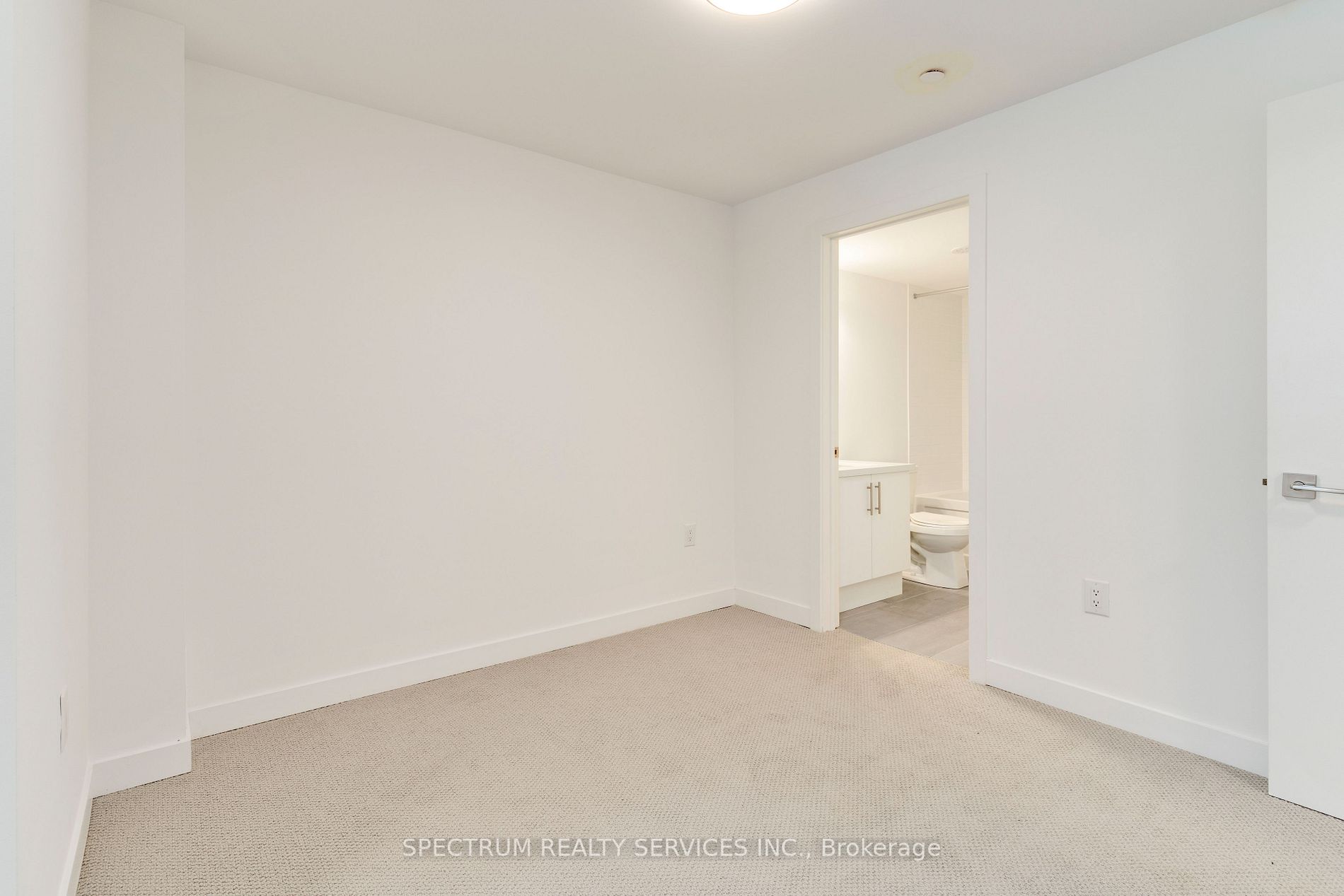 195 Veterans Dr, #5