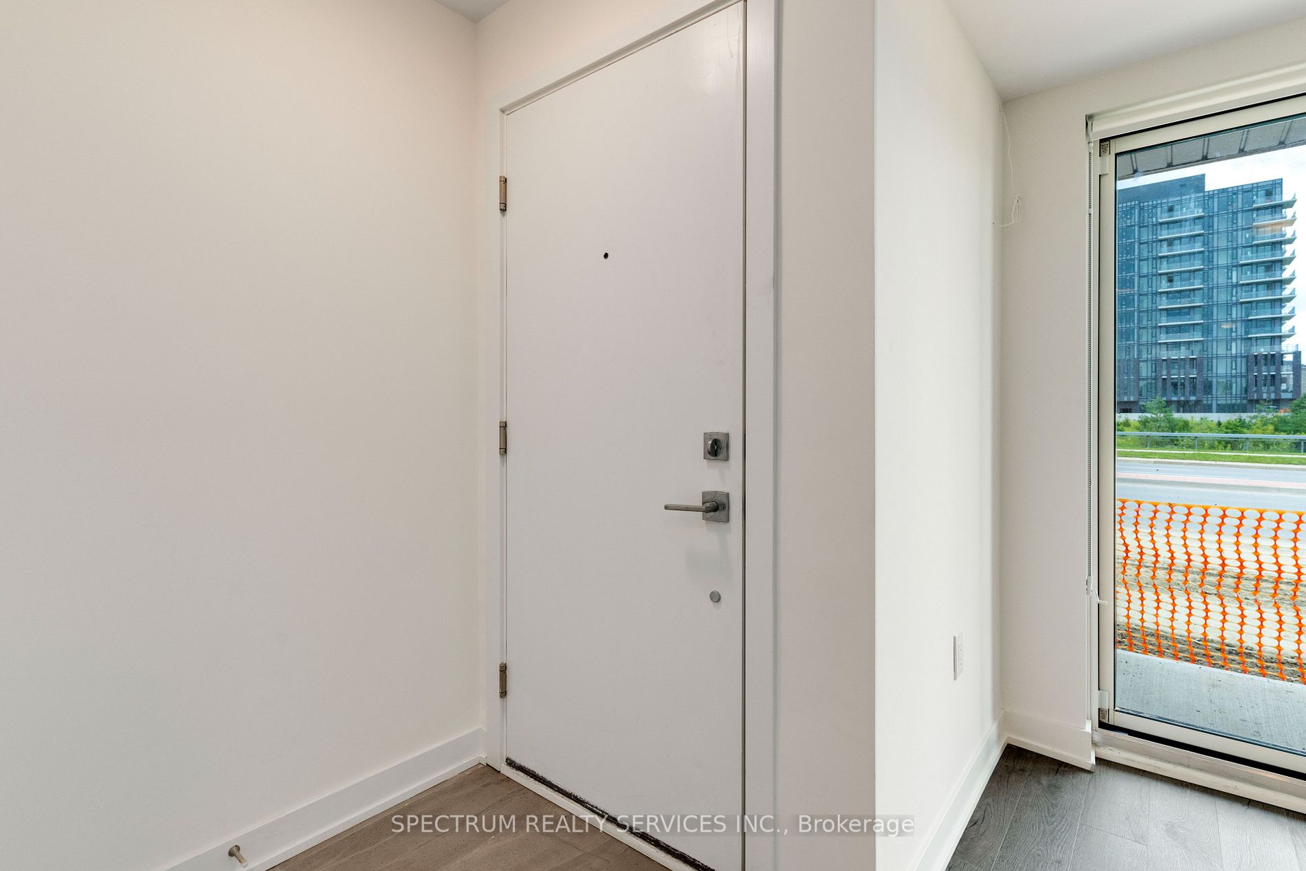 195 Veterans Dr, #5