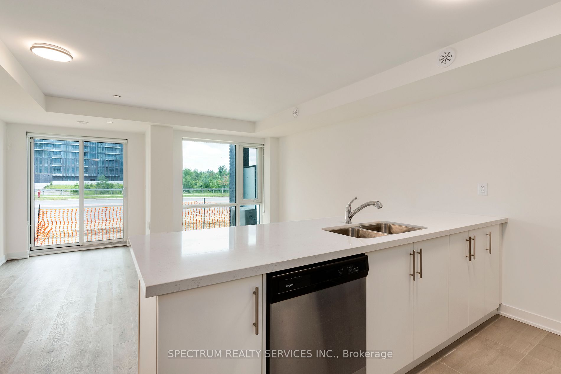 195 Veterans Dr, #5