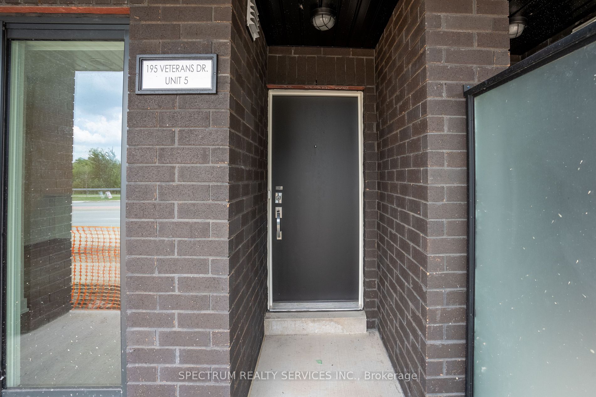 195 Veterans Dr, #5