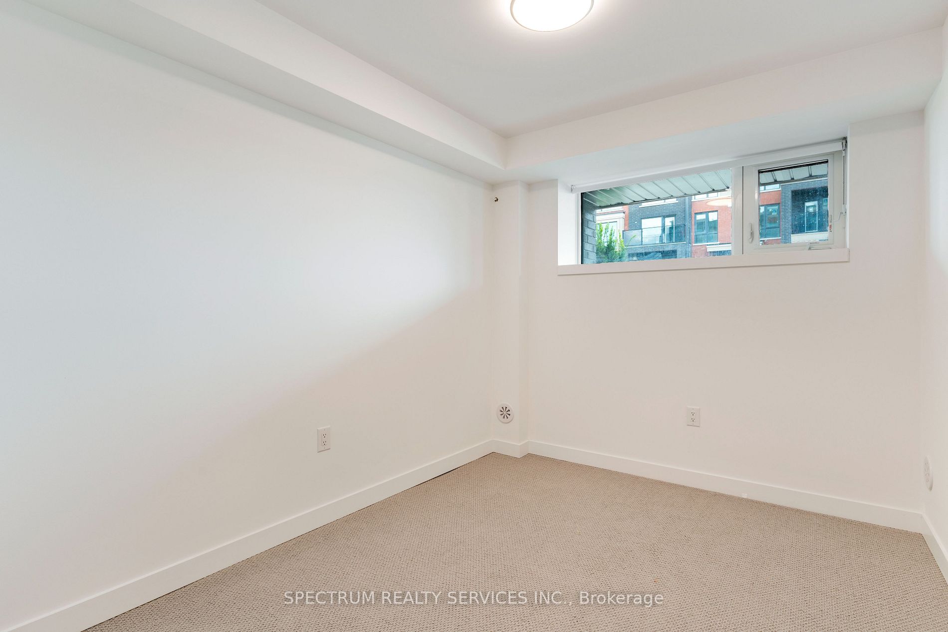 195 Veterans Dr, #5