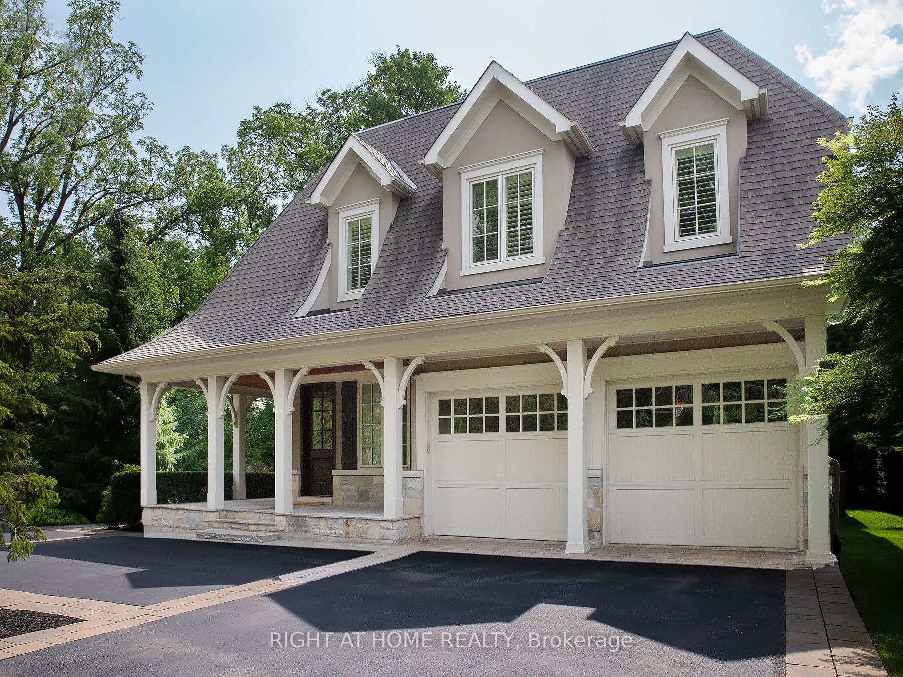 398 Lakeshore Rd W