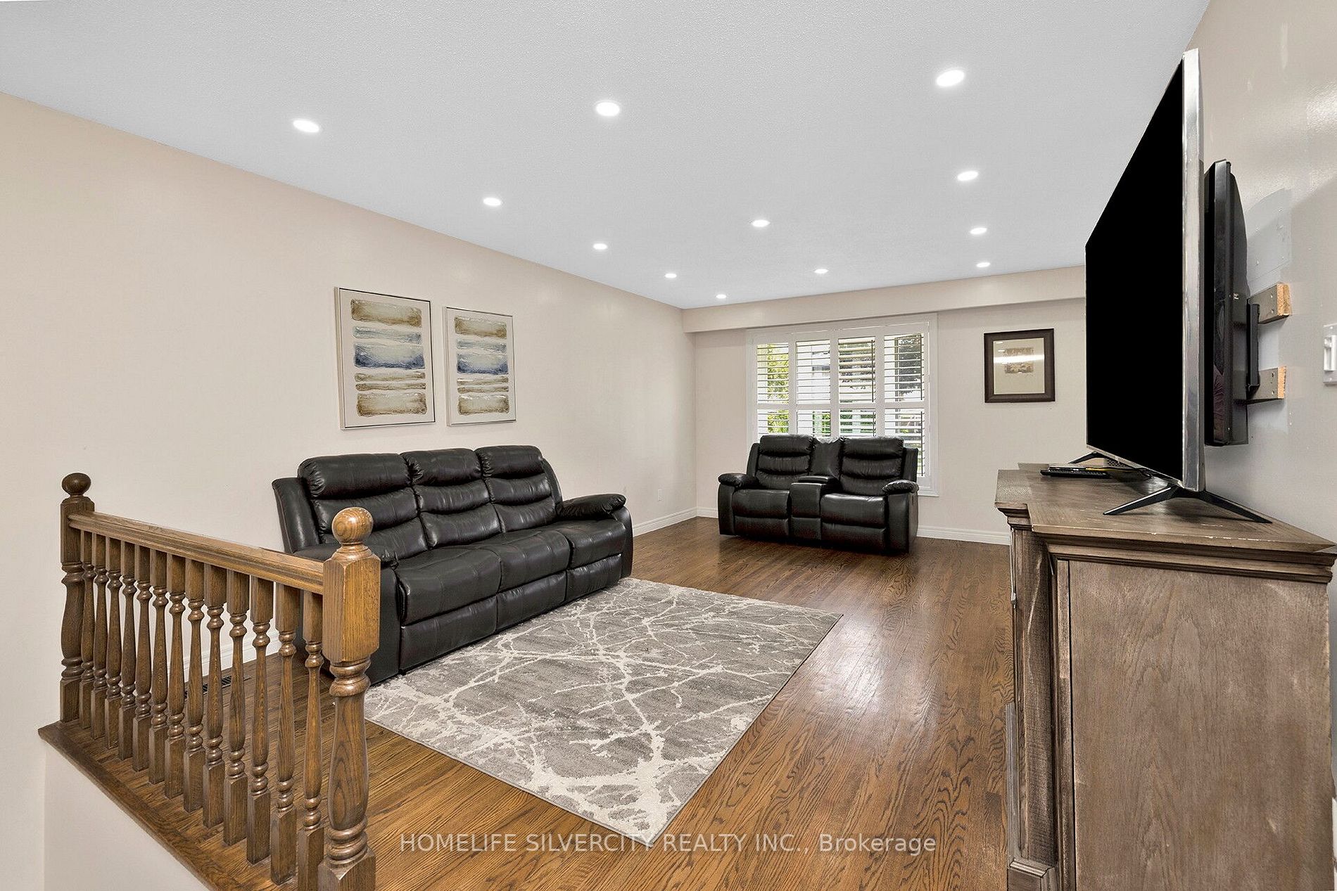 38 Inglewood Dr
