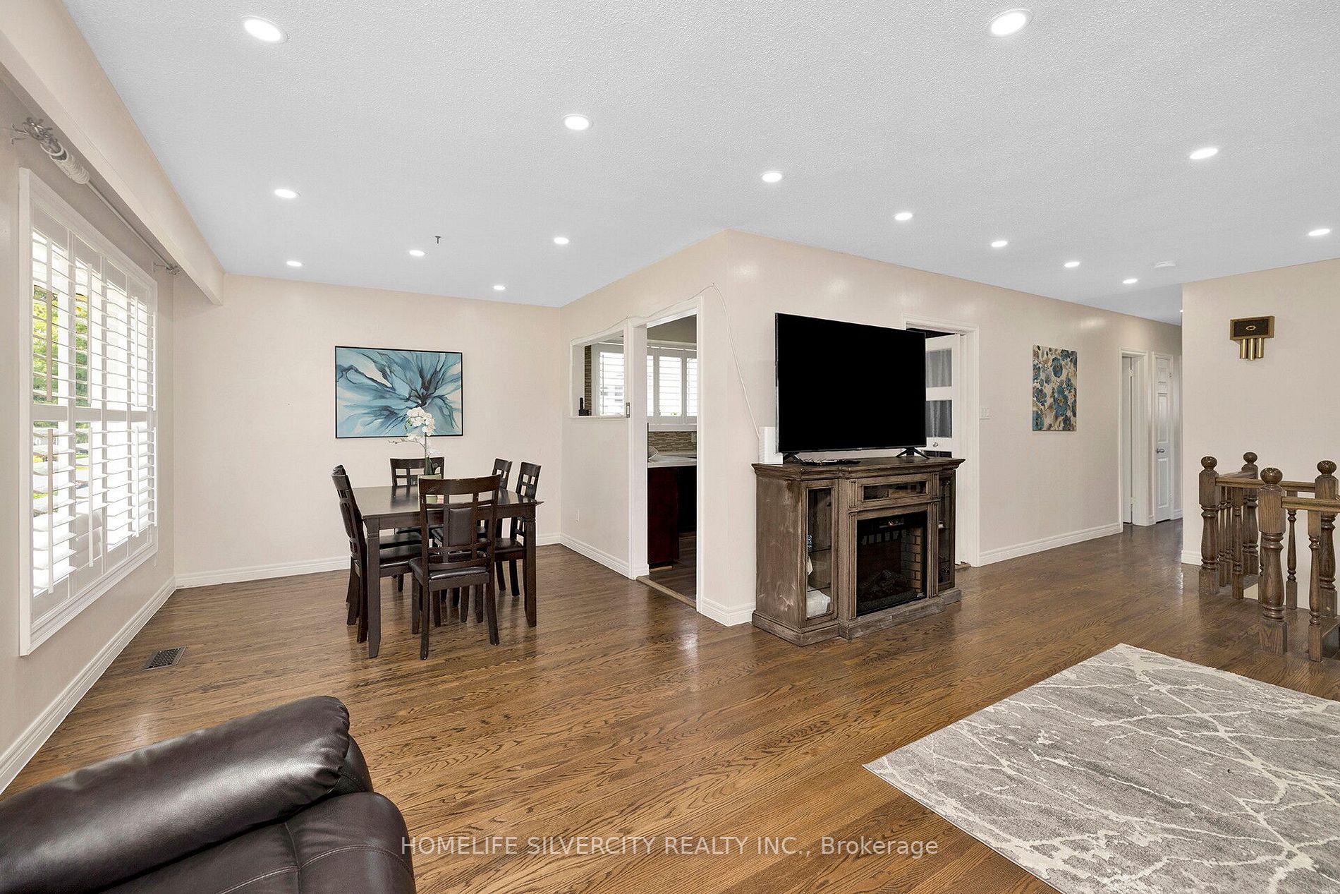 38 Inglewood Dr