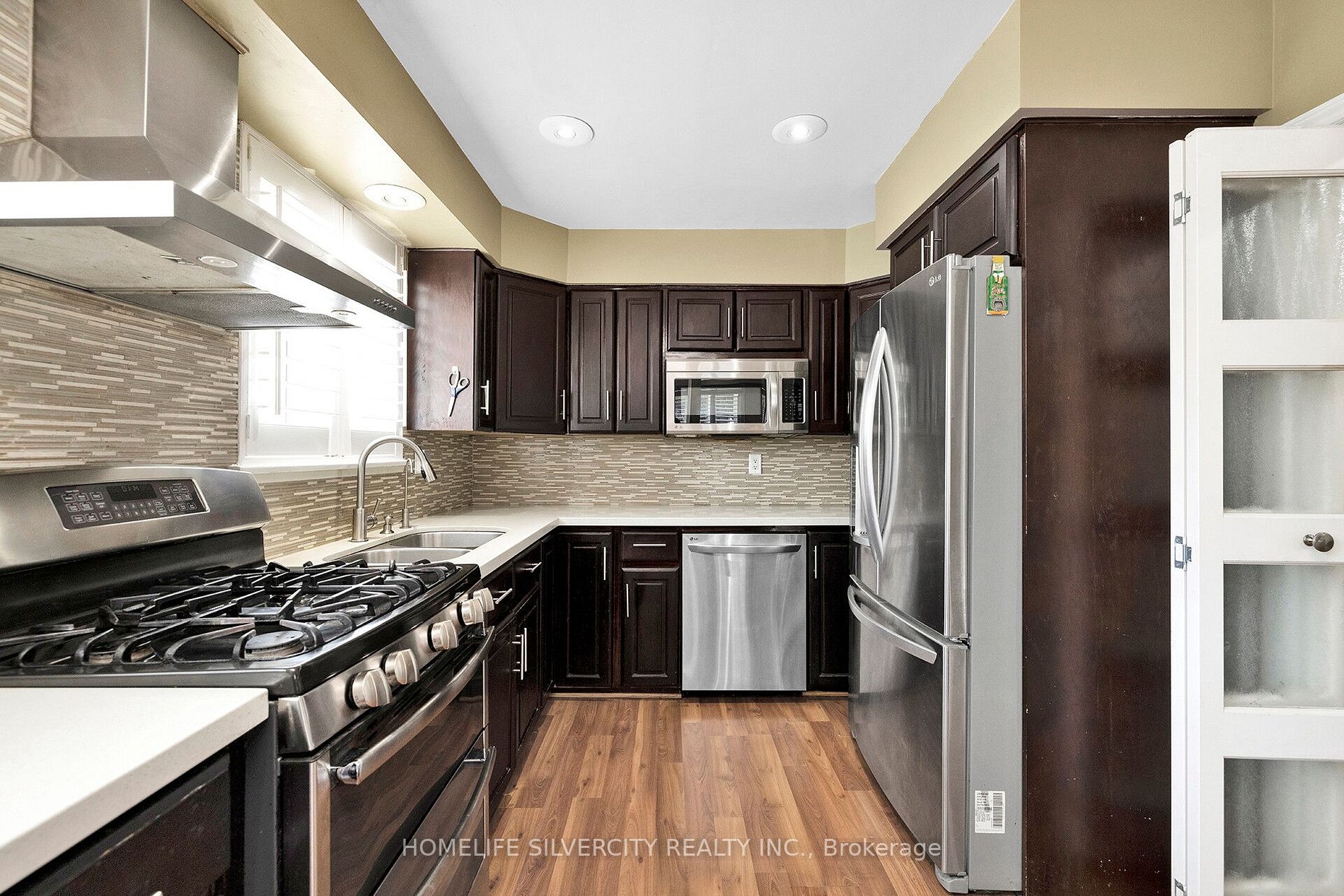 38 Inglewood Dr