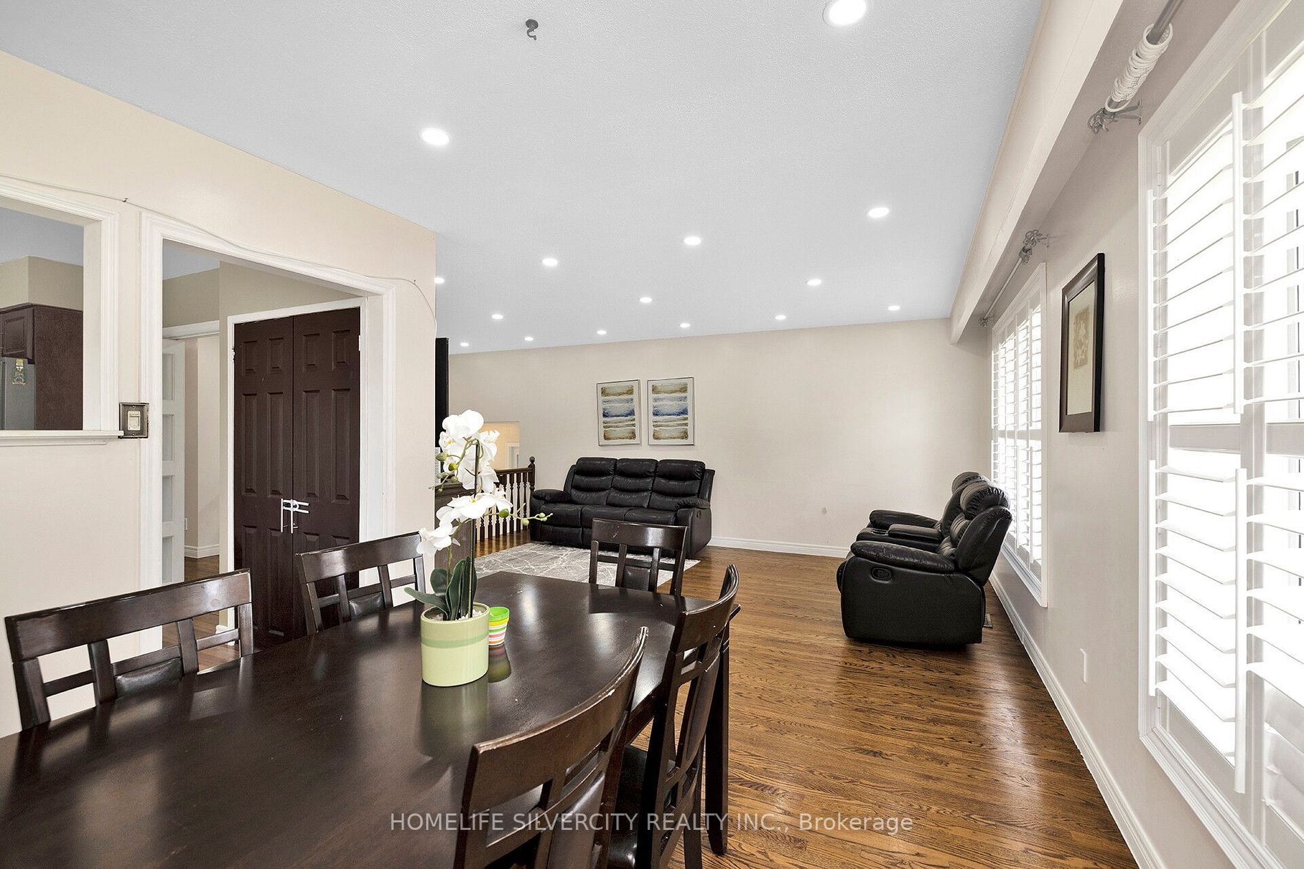 38 Inglewood Dr