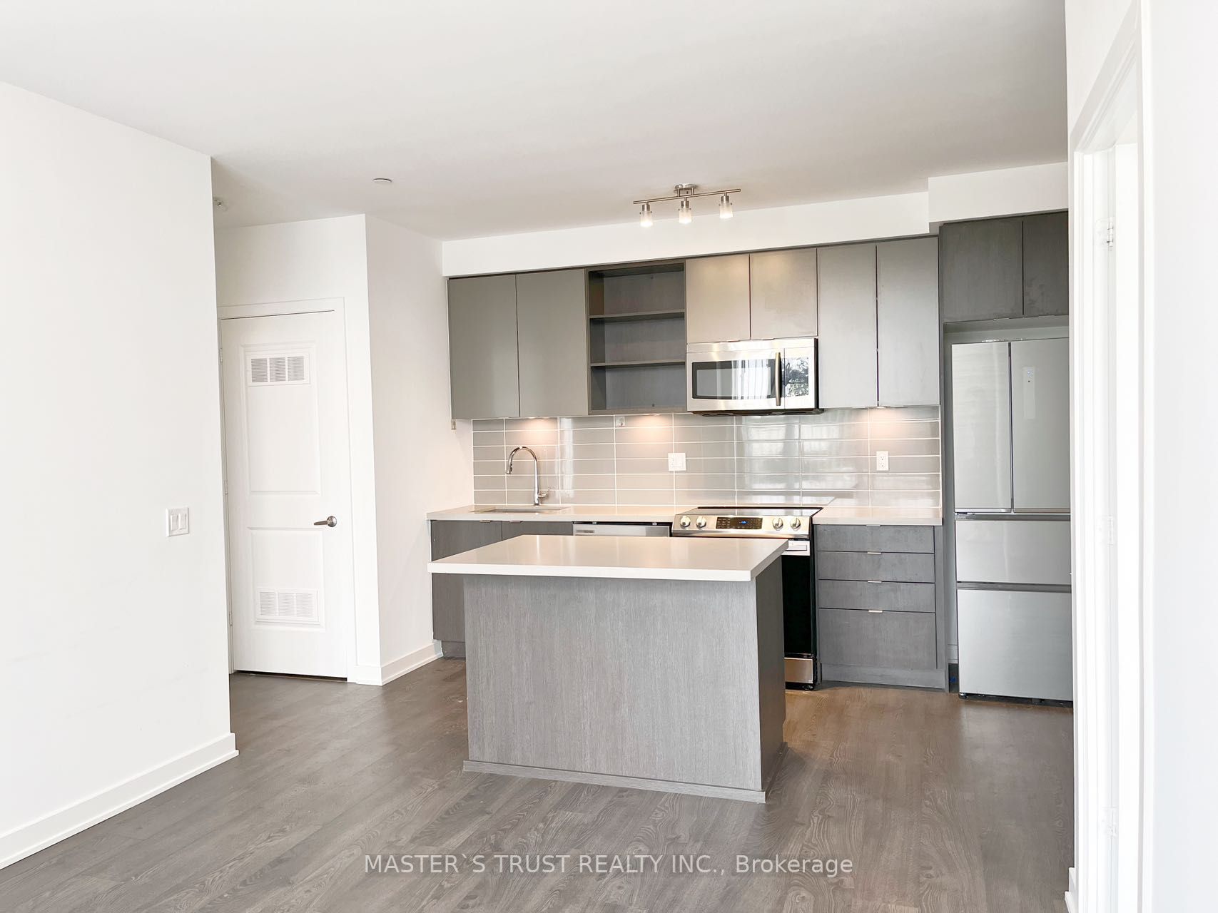 4699 Glen Erin Dr, #107