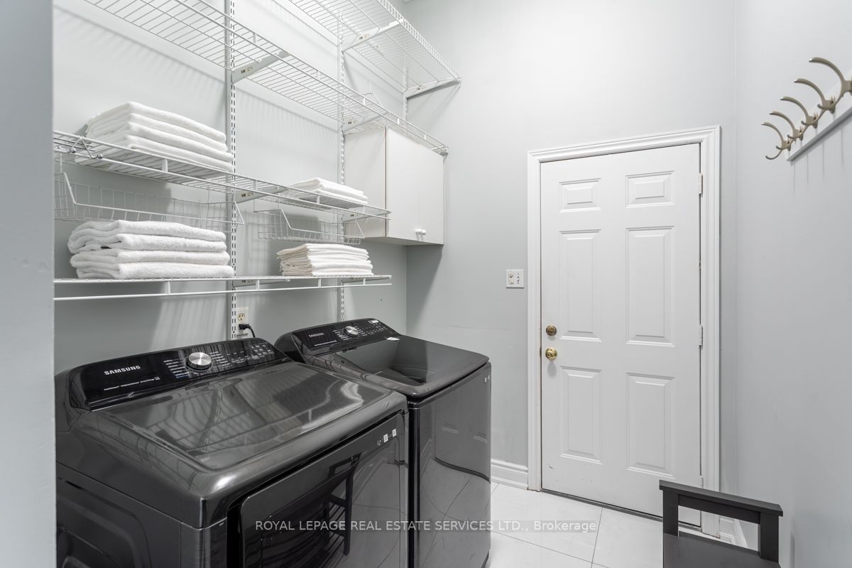 2437 West Ham Rd W