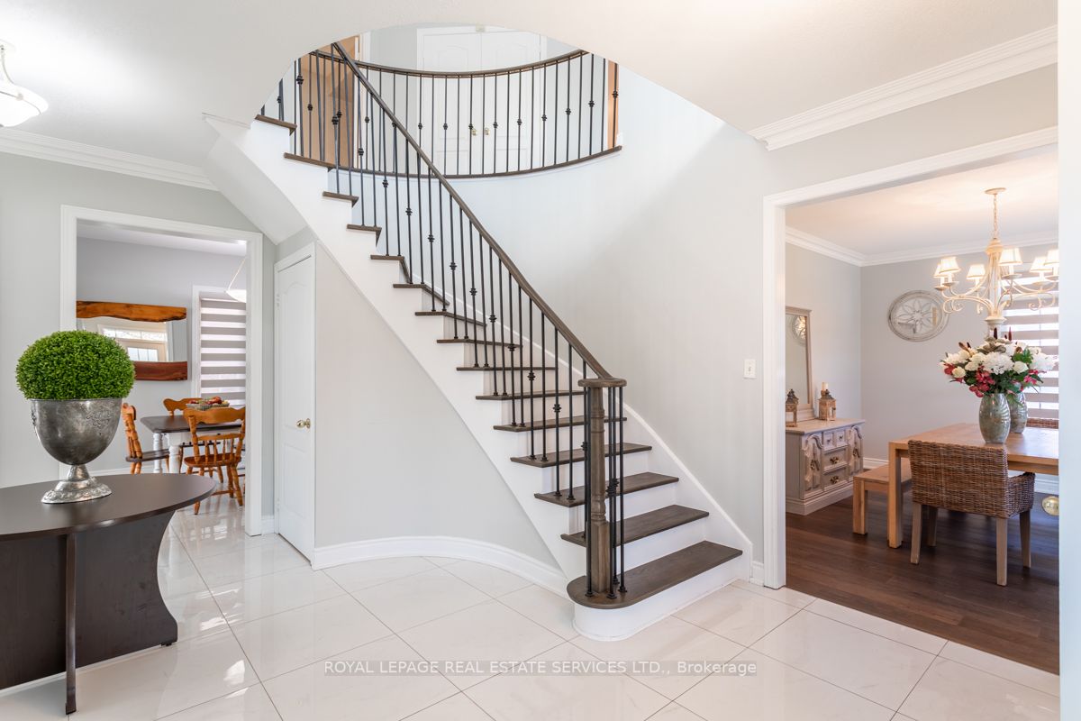2437 West Ham Rd W