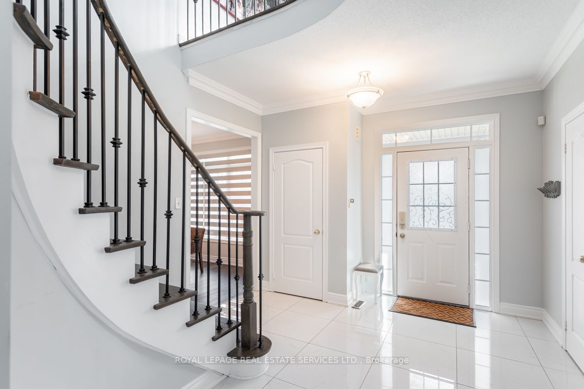 2437 West Ham Rd W