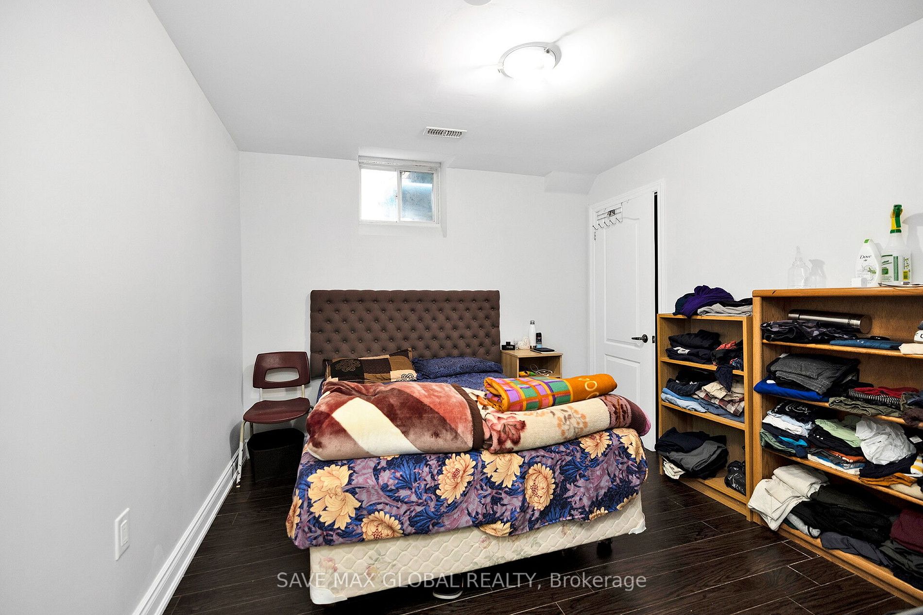 2 Kenora St