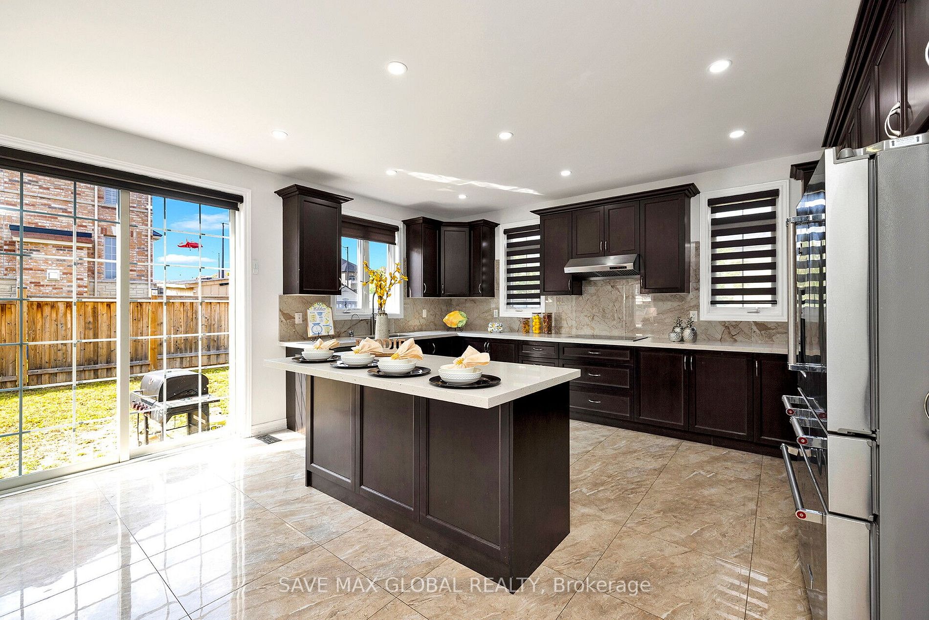 2 Kenora St