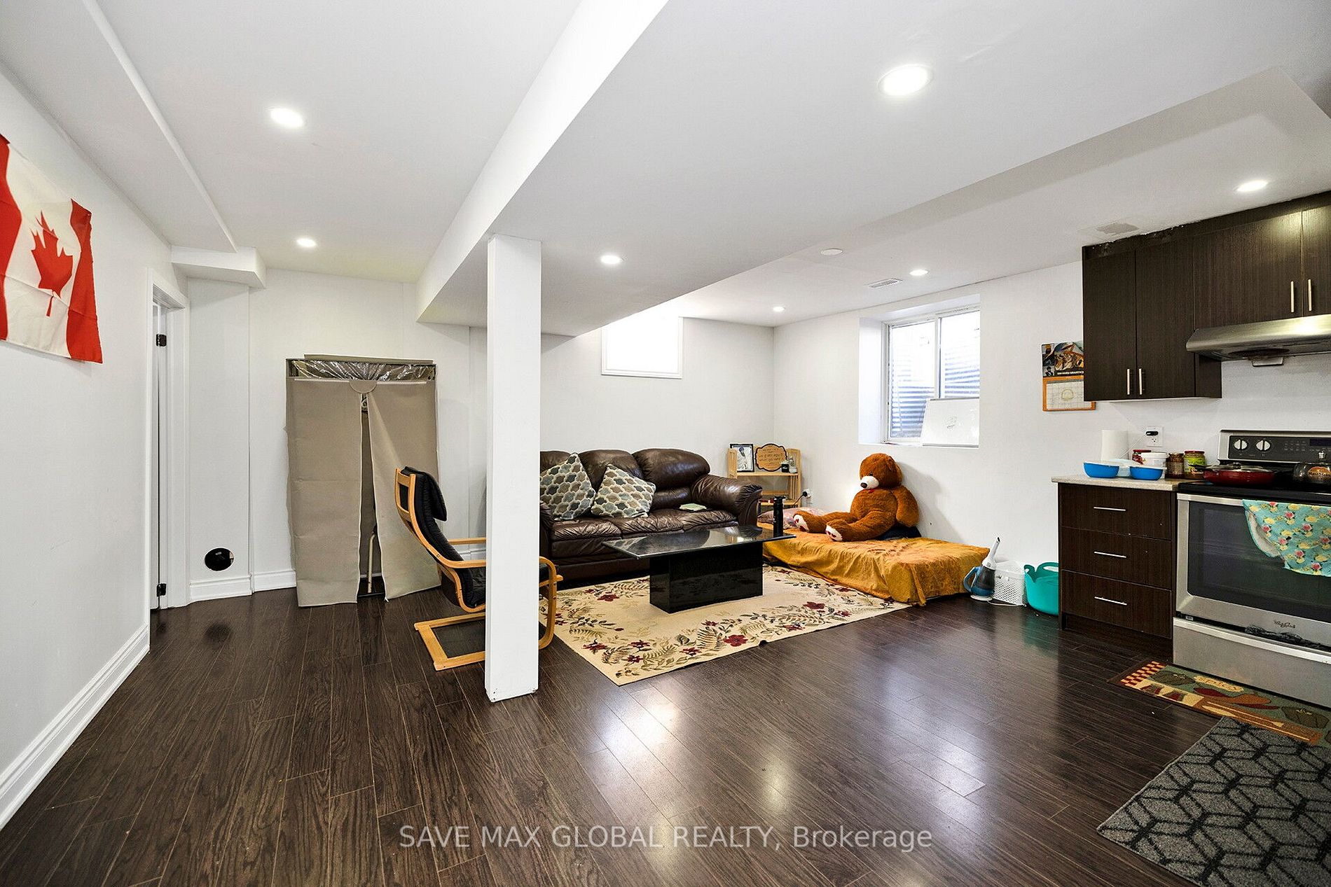 2 Kenora St
