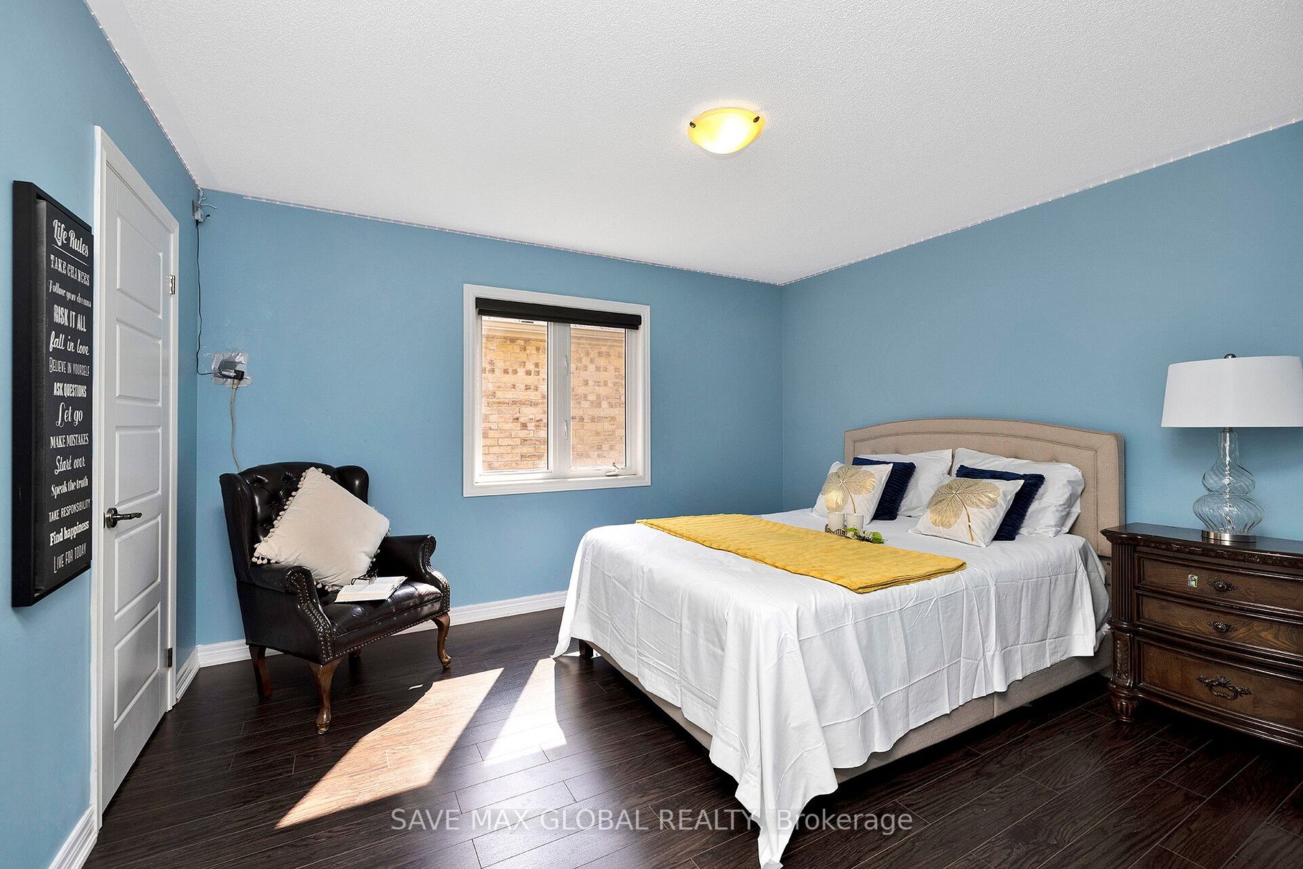 2 Kenora St