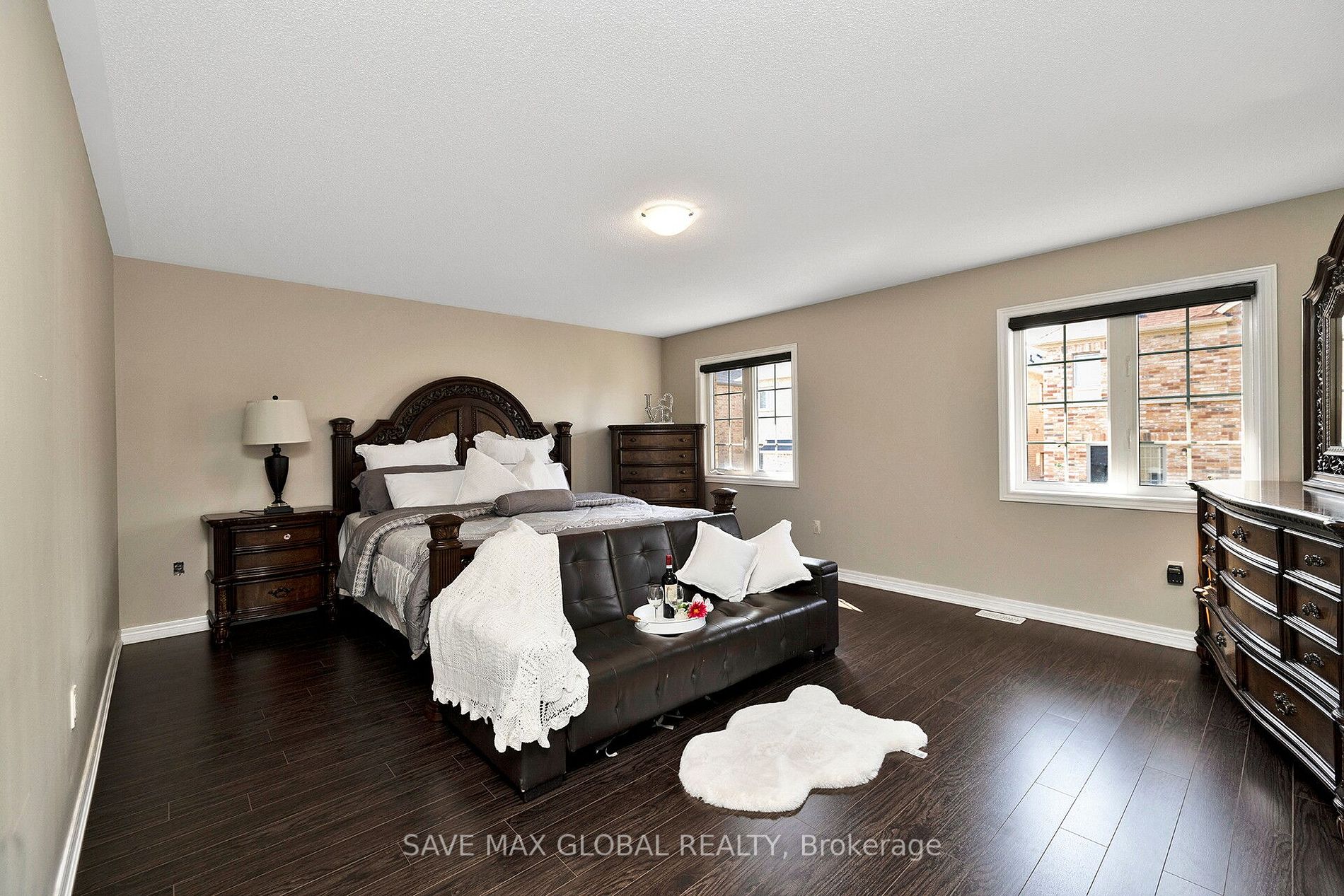2 Kenora St