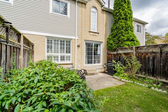 22 Hartnell Sq, #65