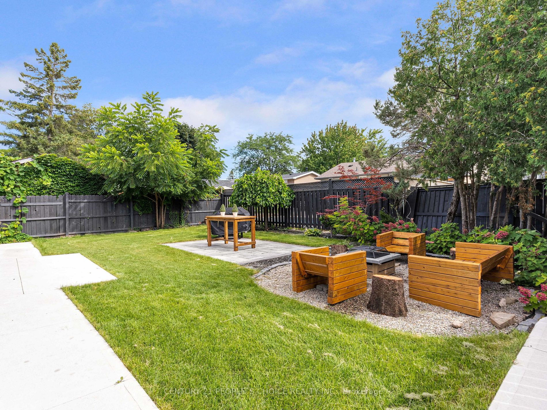 55 Windermere Crt