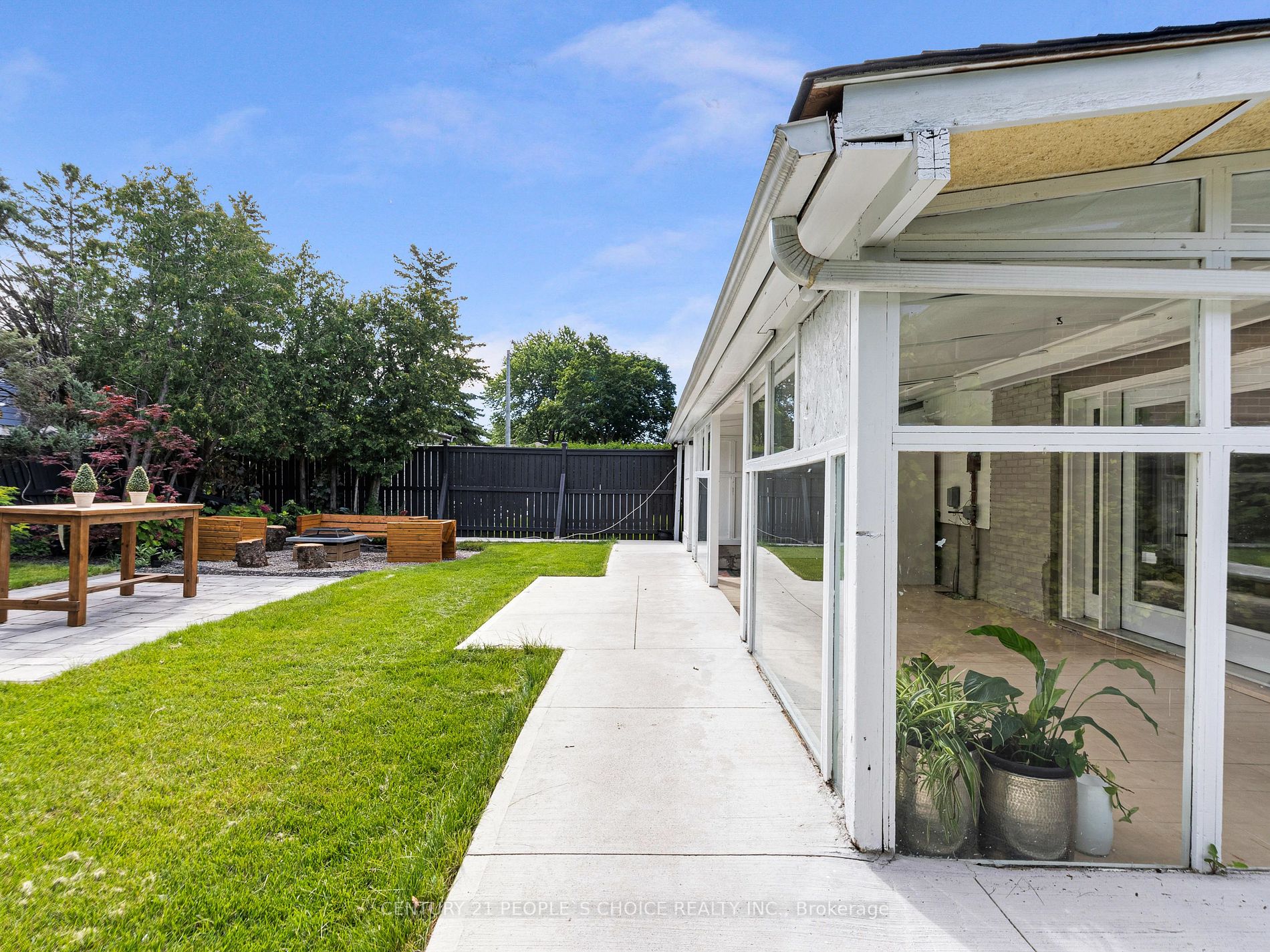 55 Windermere Crt