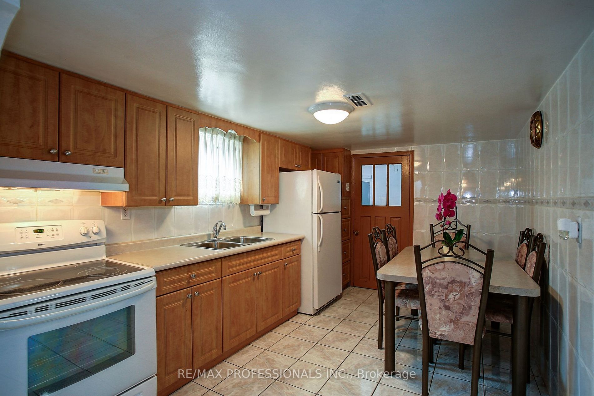 429 Lanor Ave