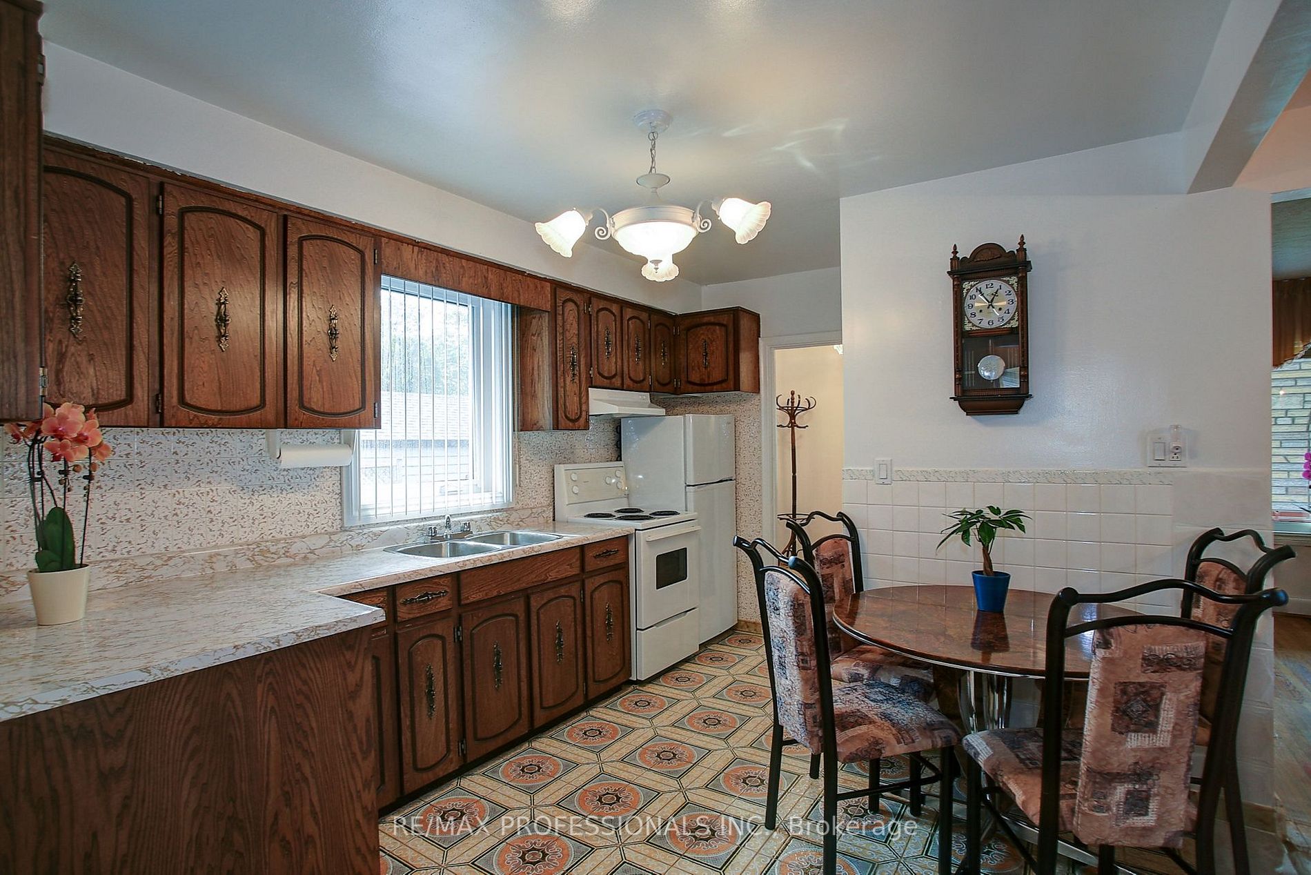 429 Lanor Ave